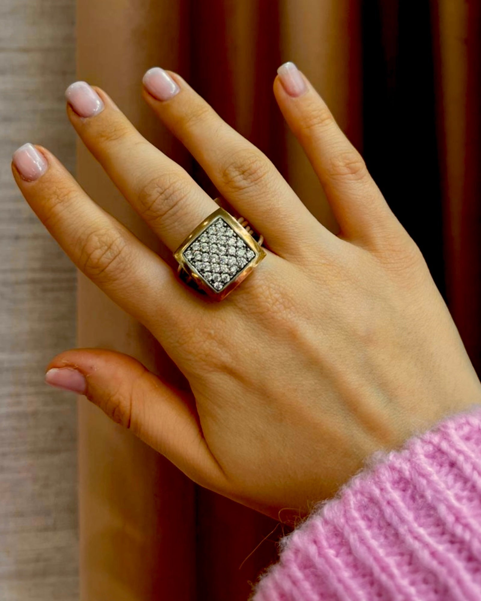 Sophisticated ring in silver and gold