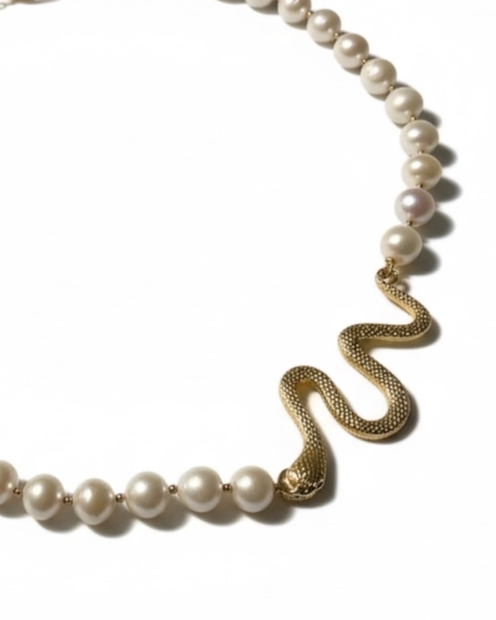 Colar Cobra em prata com pérola
