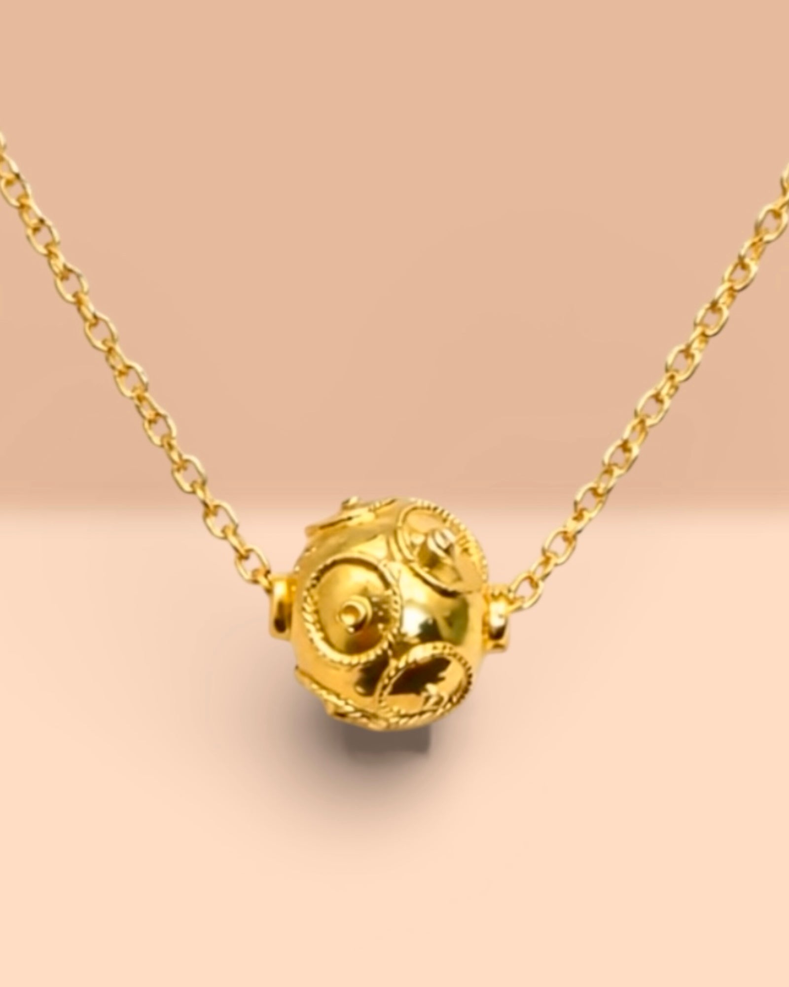 Colar Conta de Viana em Prata Dourada