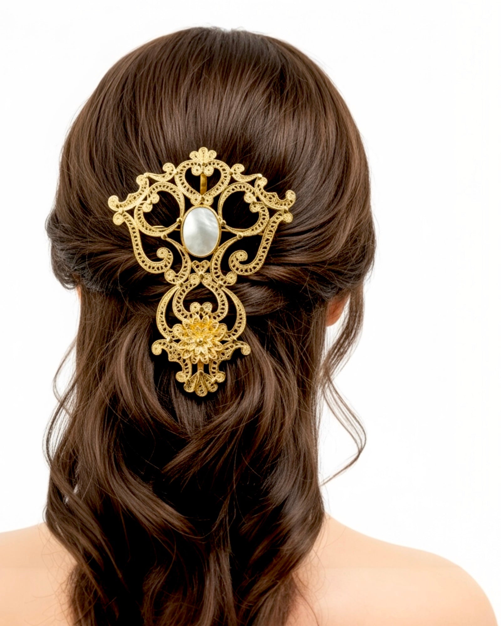 Medal and Ribbon Pin in Gold-Plated Silver and Mother-of-Pearl