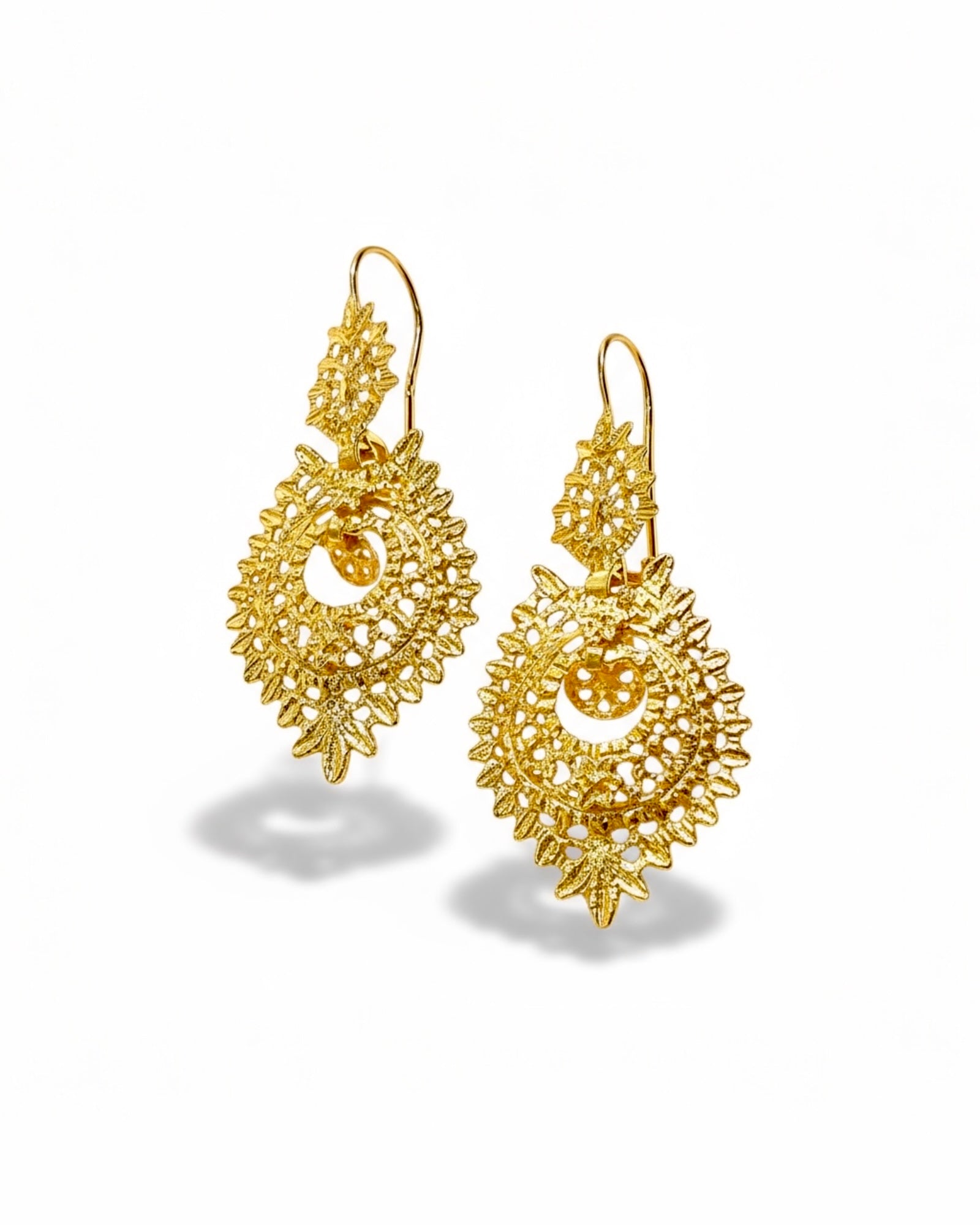 Brincos à Rainha Ouro