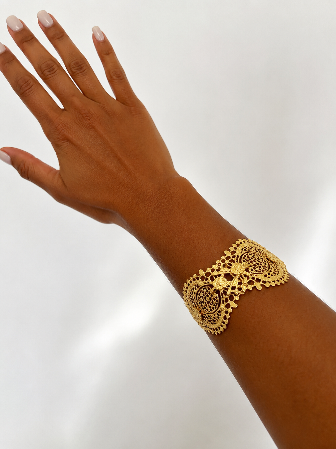 Pulseira / Escrava de Brinco à Rainha em Prata Dourada