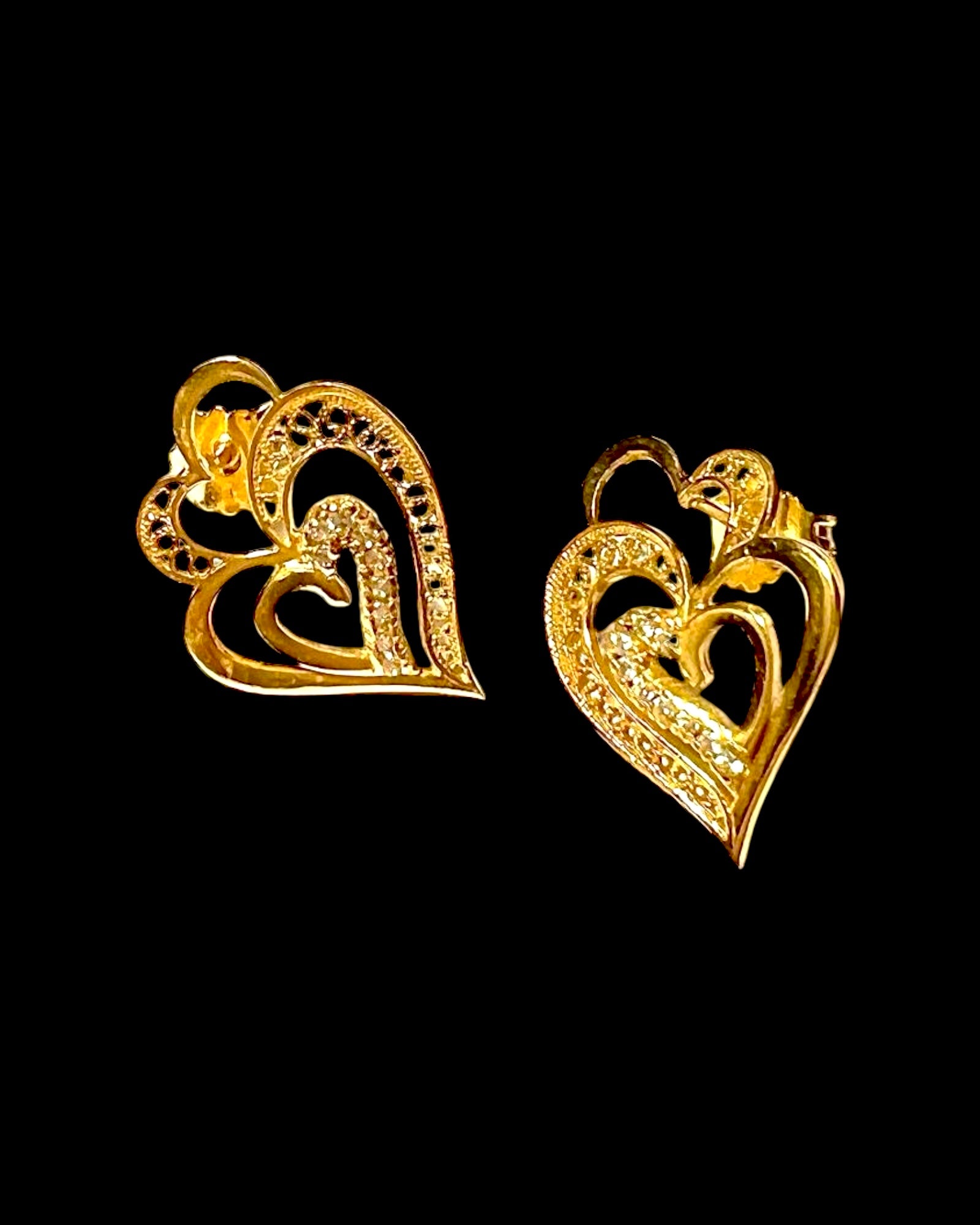 Viana is Love Heart Earrings in Gold Plated Silver