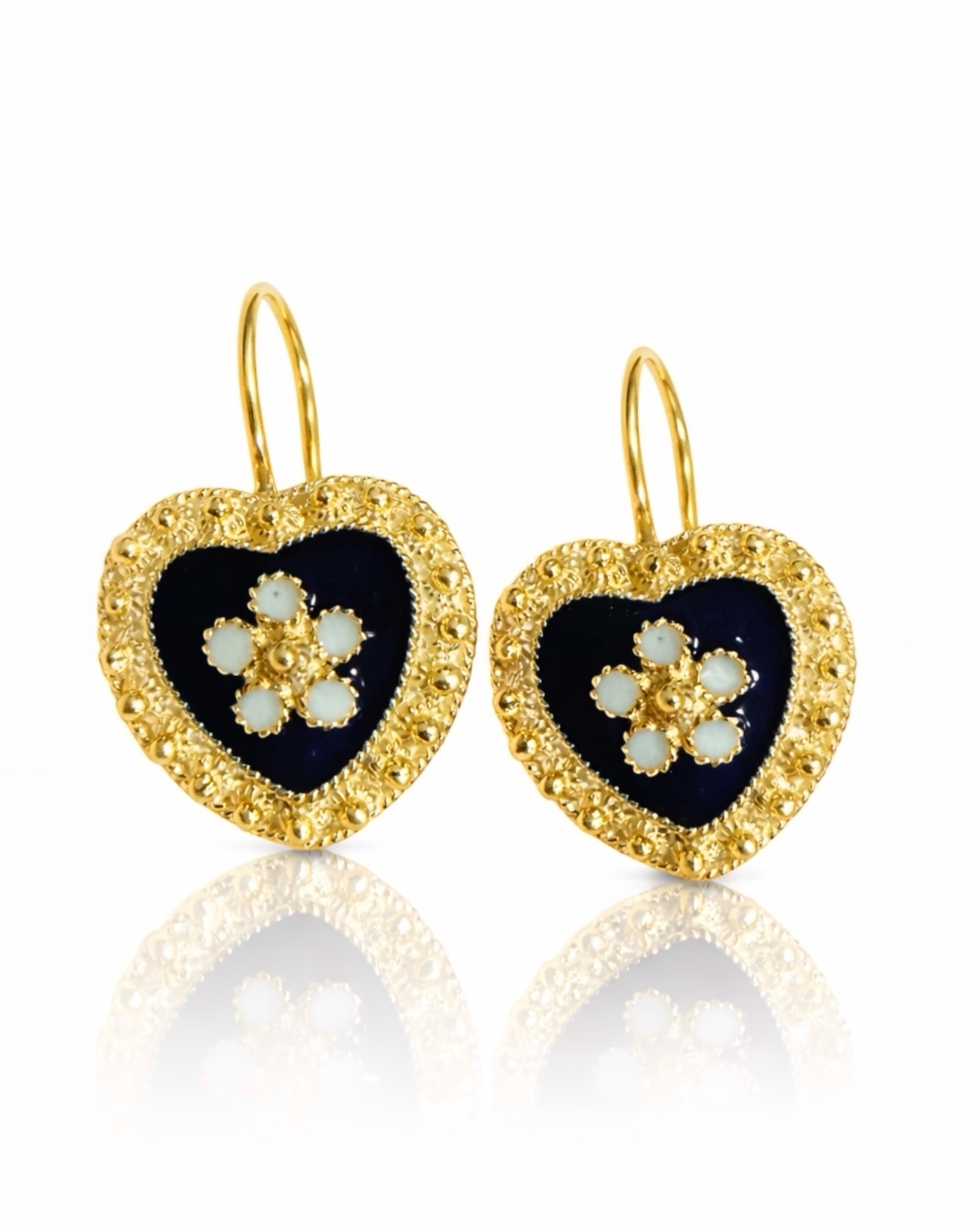 Brincos Tradicionais Coração Caramujo em Prata Dourada 925% com Esmalte Azul