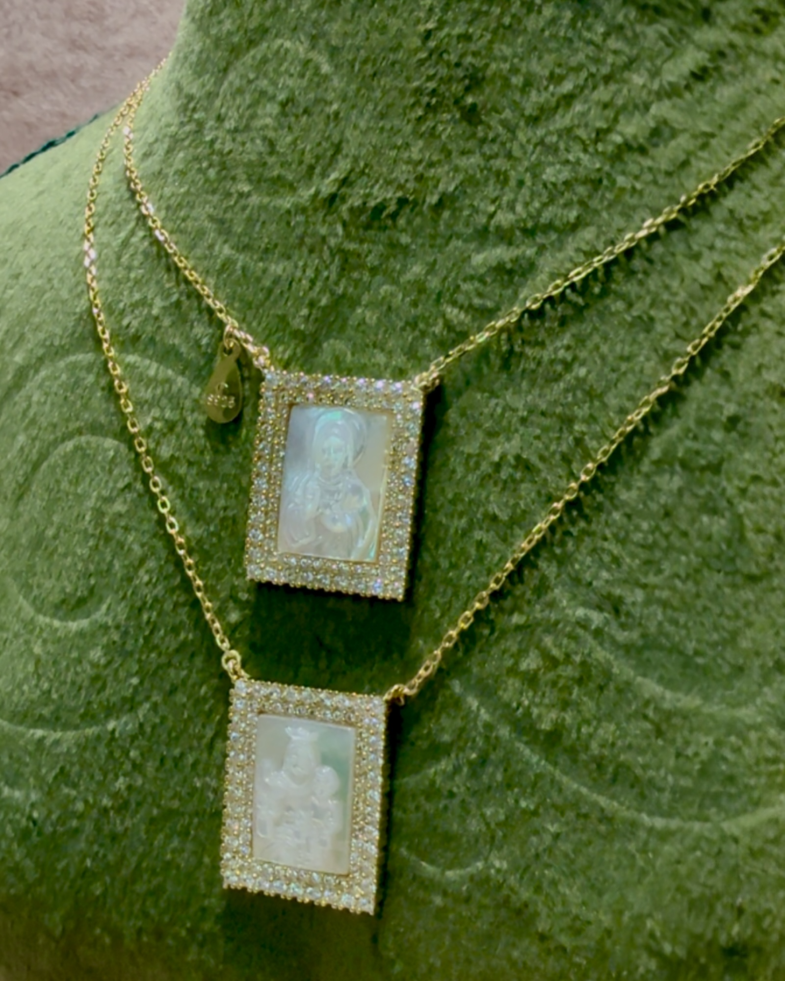 Scapular with Mother of Pearl in Gold Plated Silver