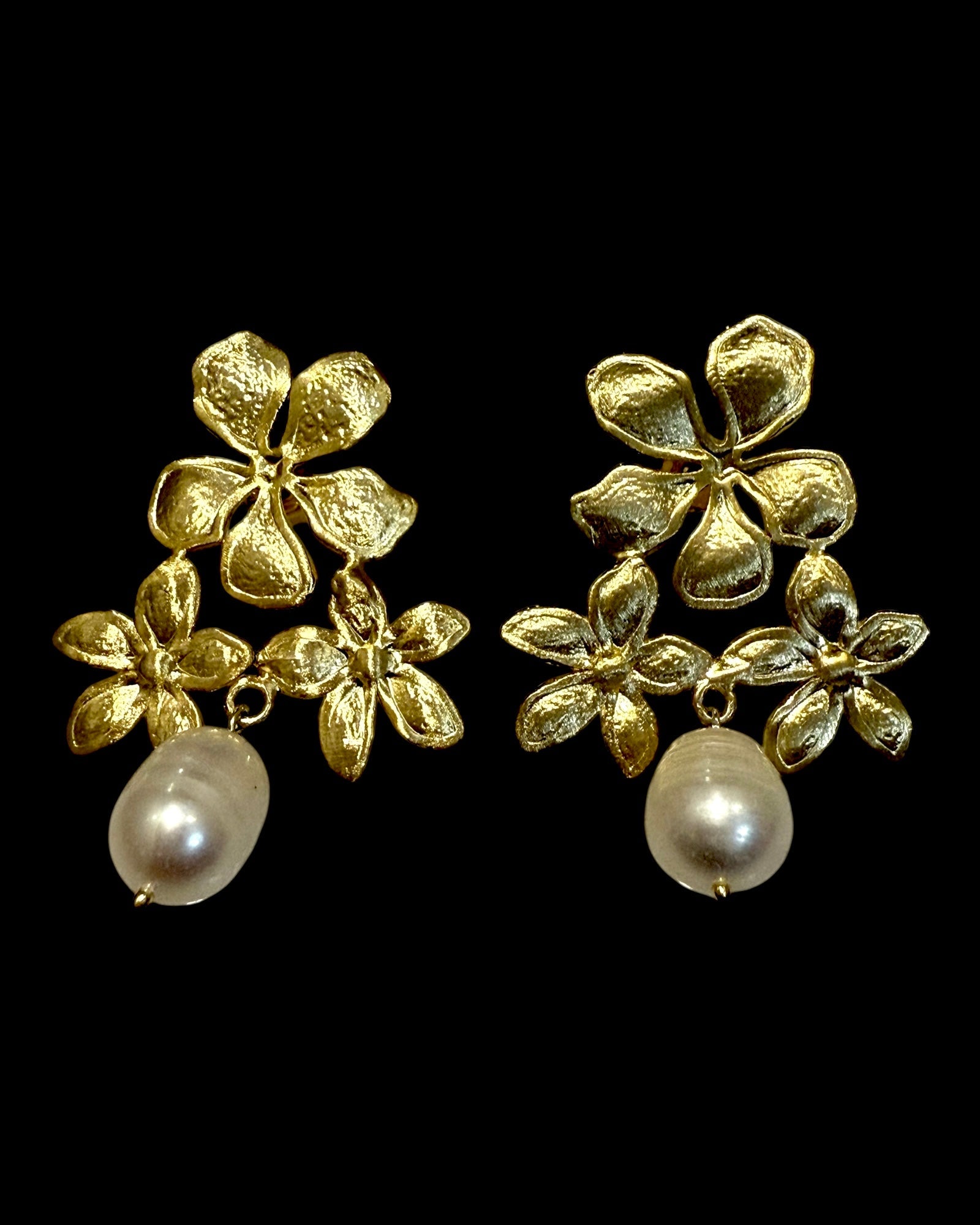 White Earrings in Gold Plated Silver