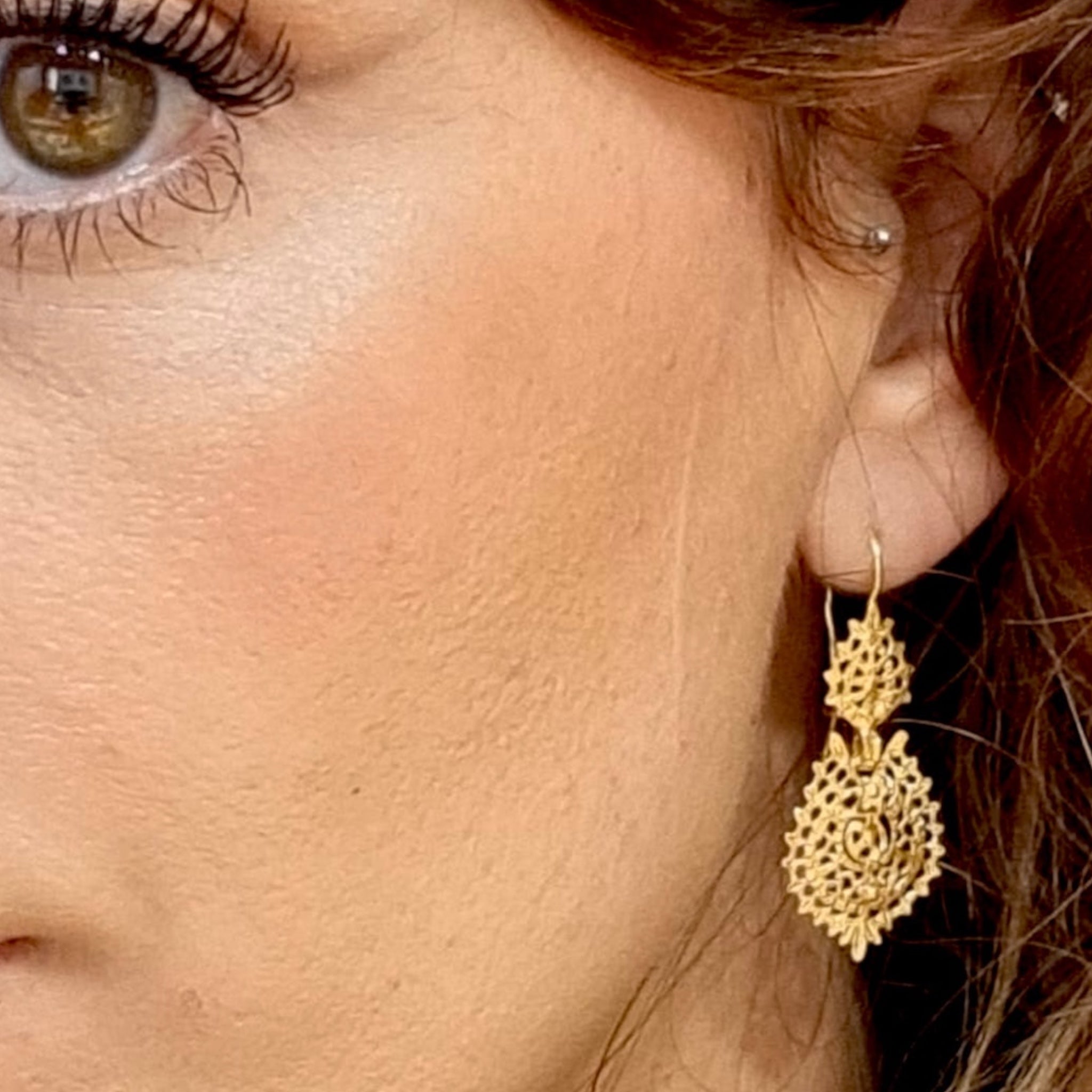 Queen Earrings in Gold Plated Silver