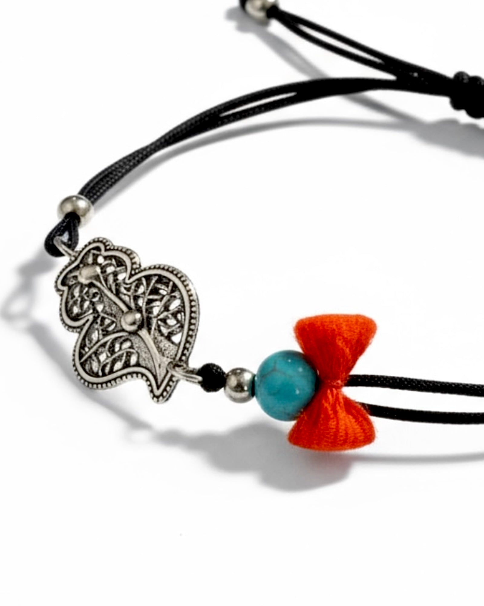 Silk bracelet with Viana heart and white silver eye.