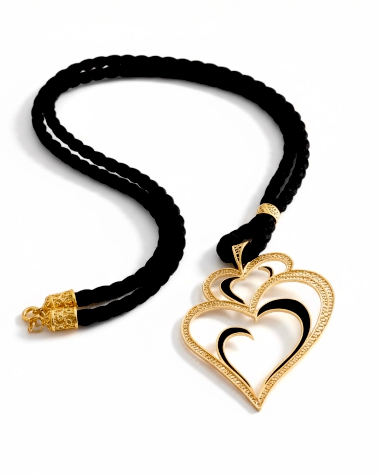 Colar Coração Viana é Amor Com Esmalte Preto