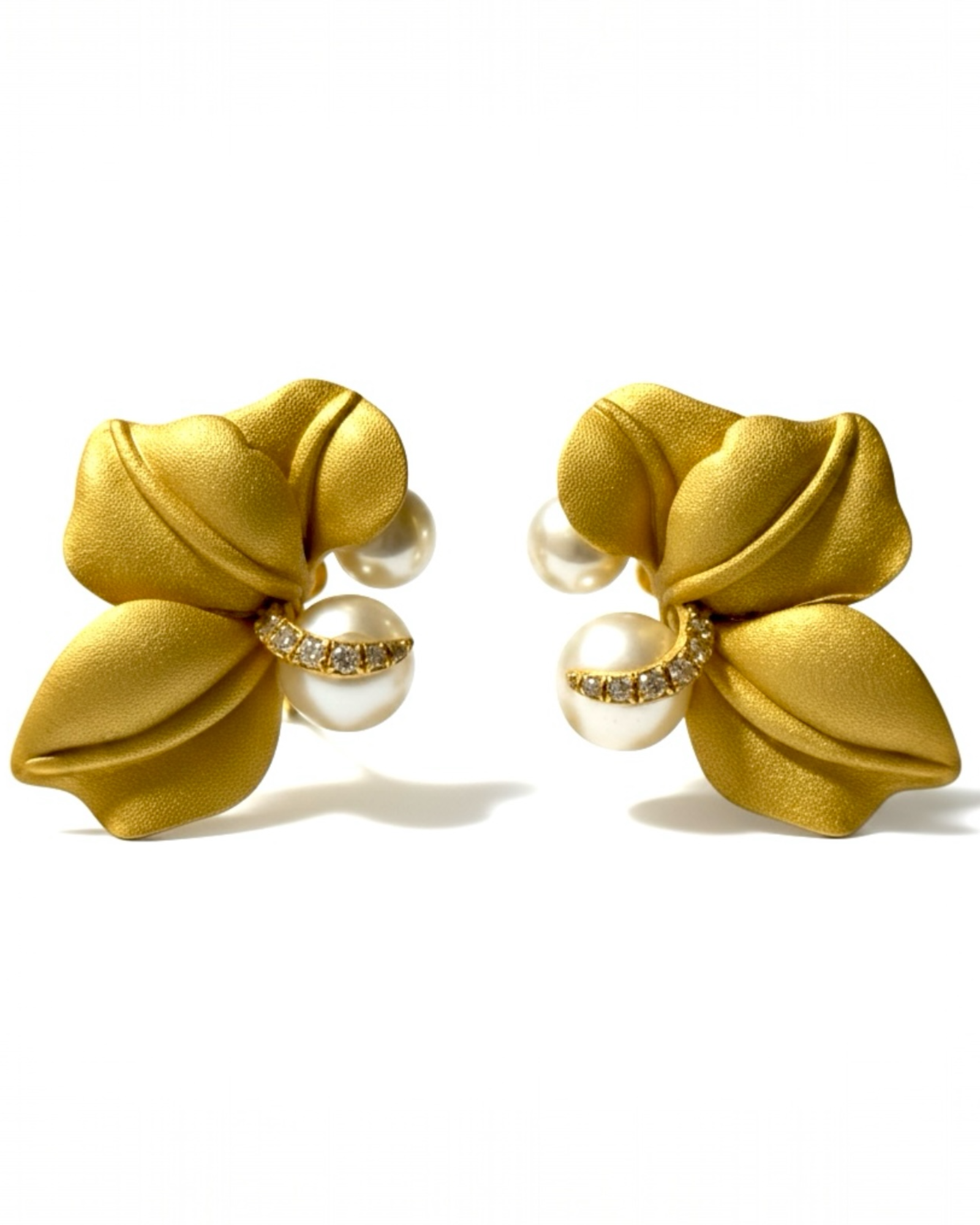 Flower Earrings with Pearl in Gold-Plated Silver