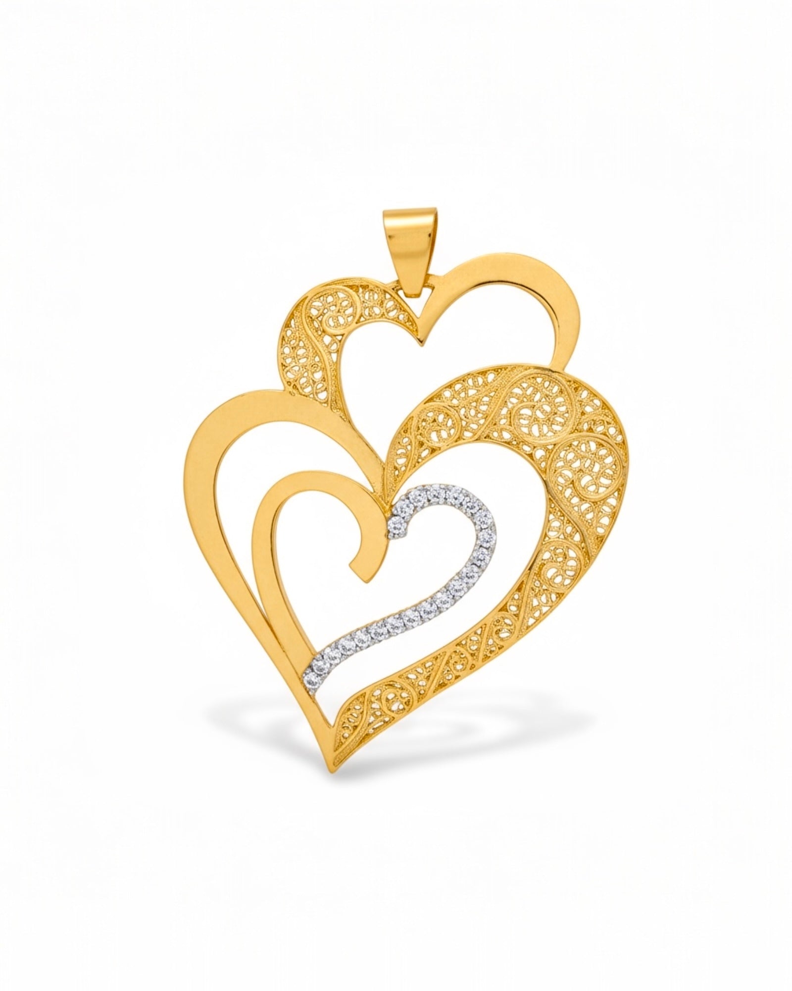 Viana is Love Heart Earrings in Pink Silver
