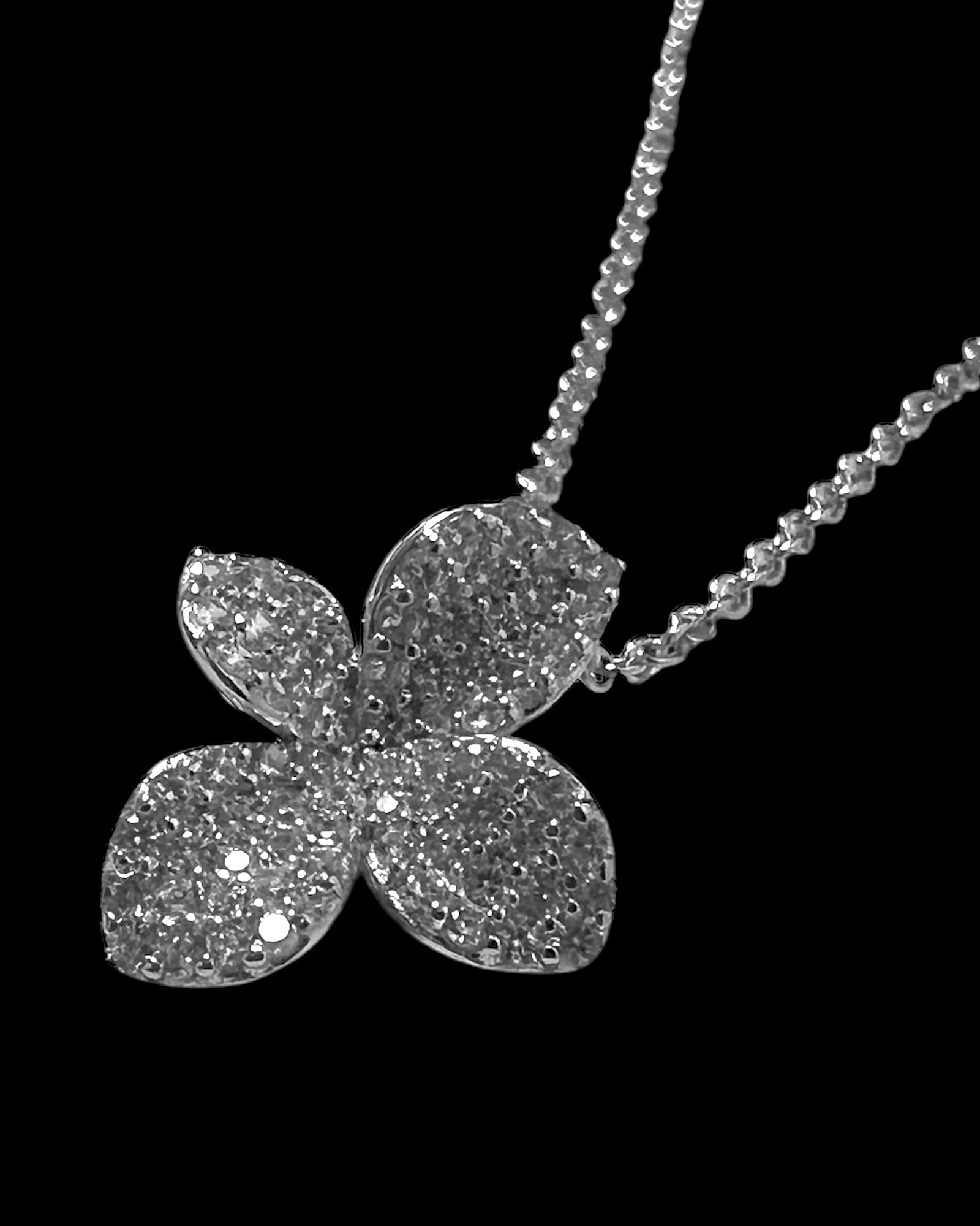 Mini Petals Necklace in Silver