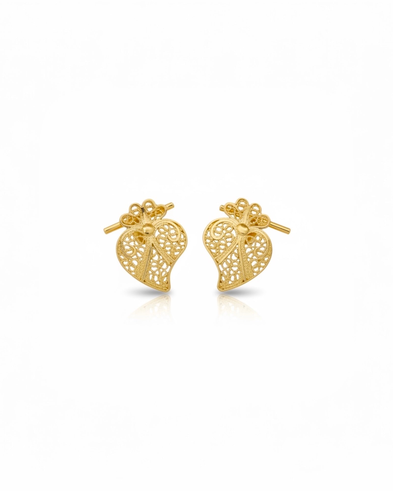 Cufflinks with Viana Hearts design in gilded silver.