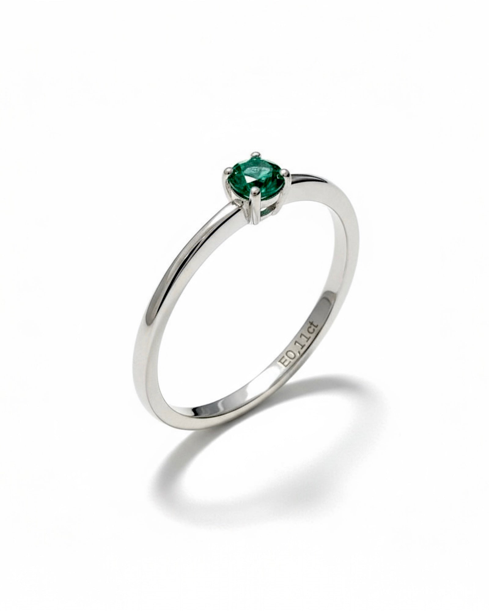Solitaire Ring with Enamel Stone in Gold