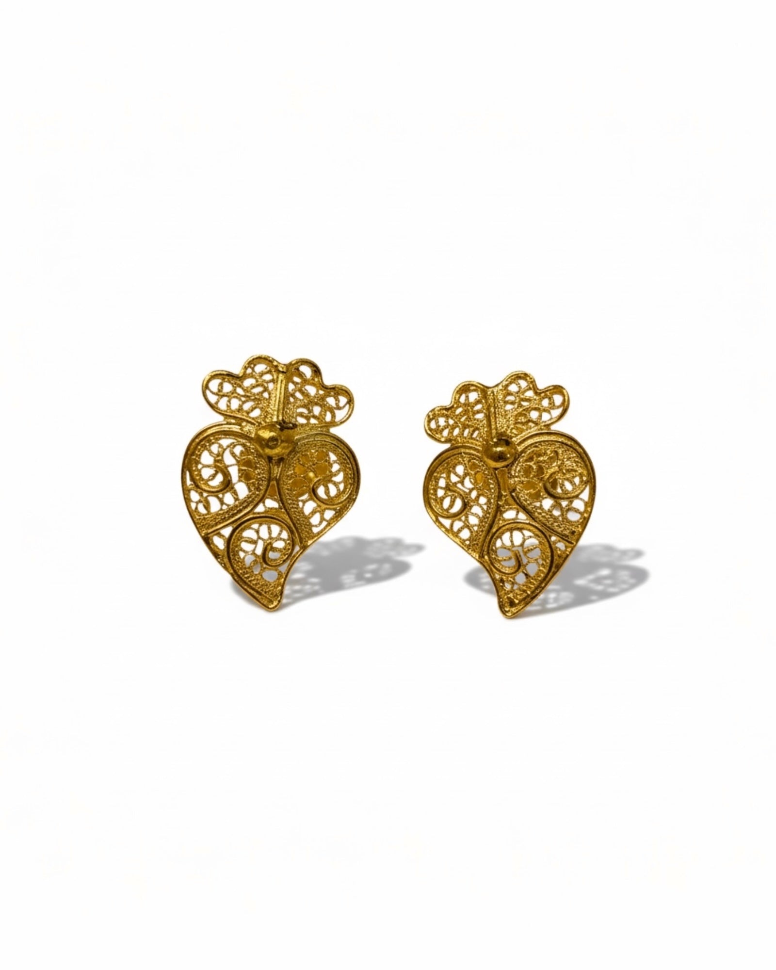 Mini Viana Heart Filigree Earrings in Gold-Plated Silver