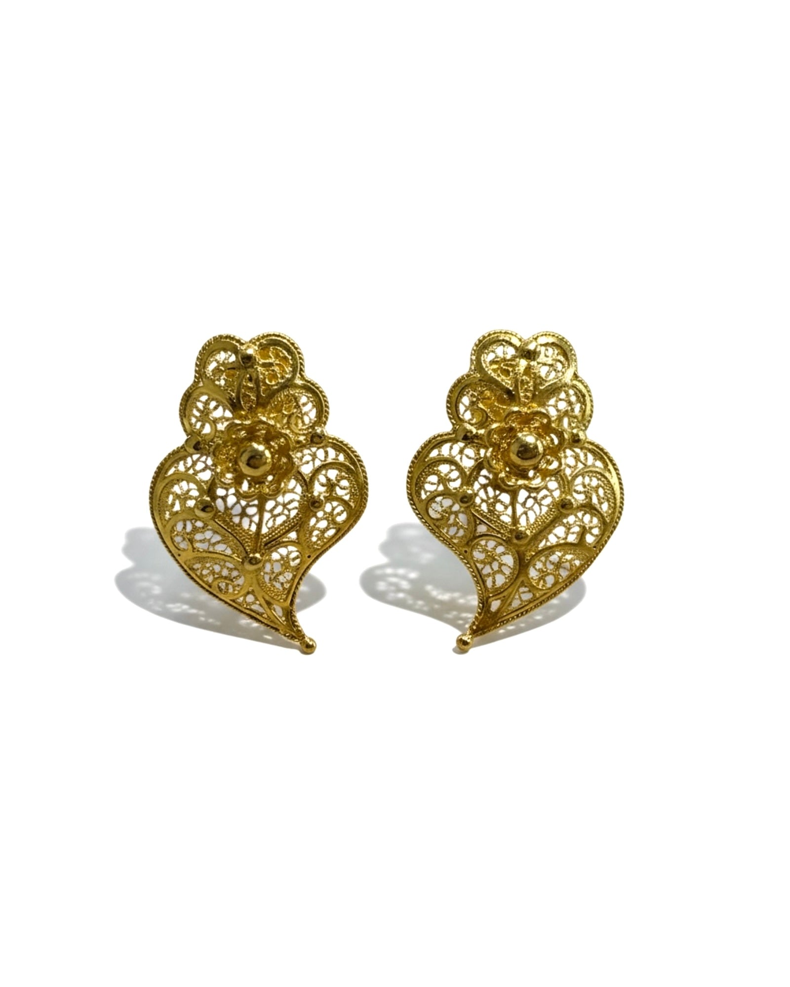 Viana Heart Filigree Earrings in Gold