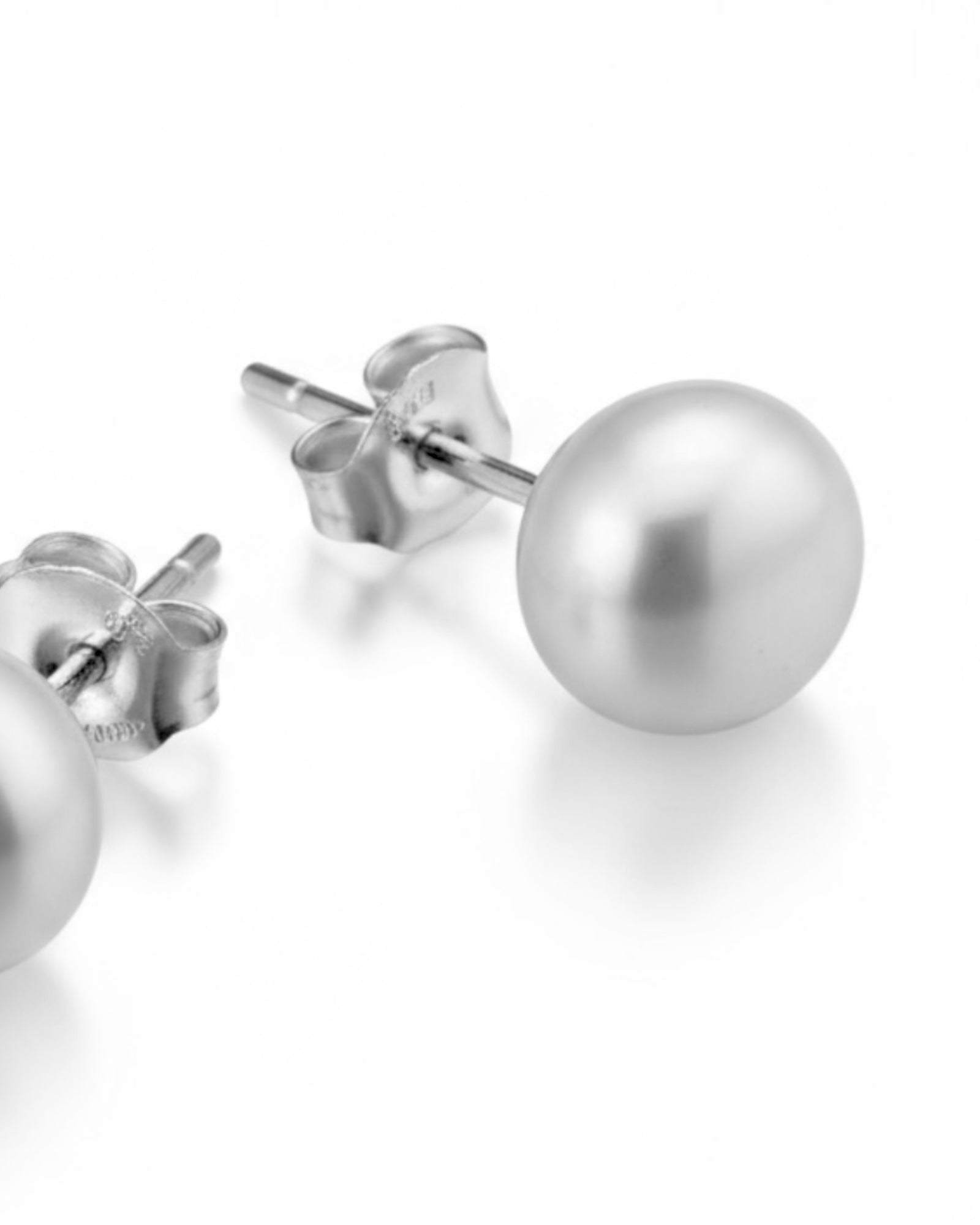 Pearl Earrings in Silver