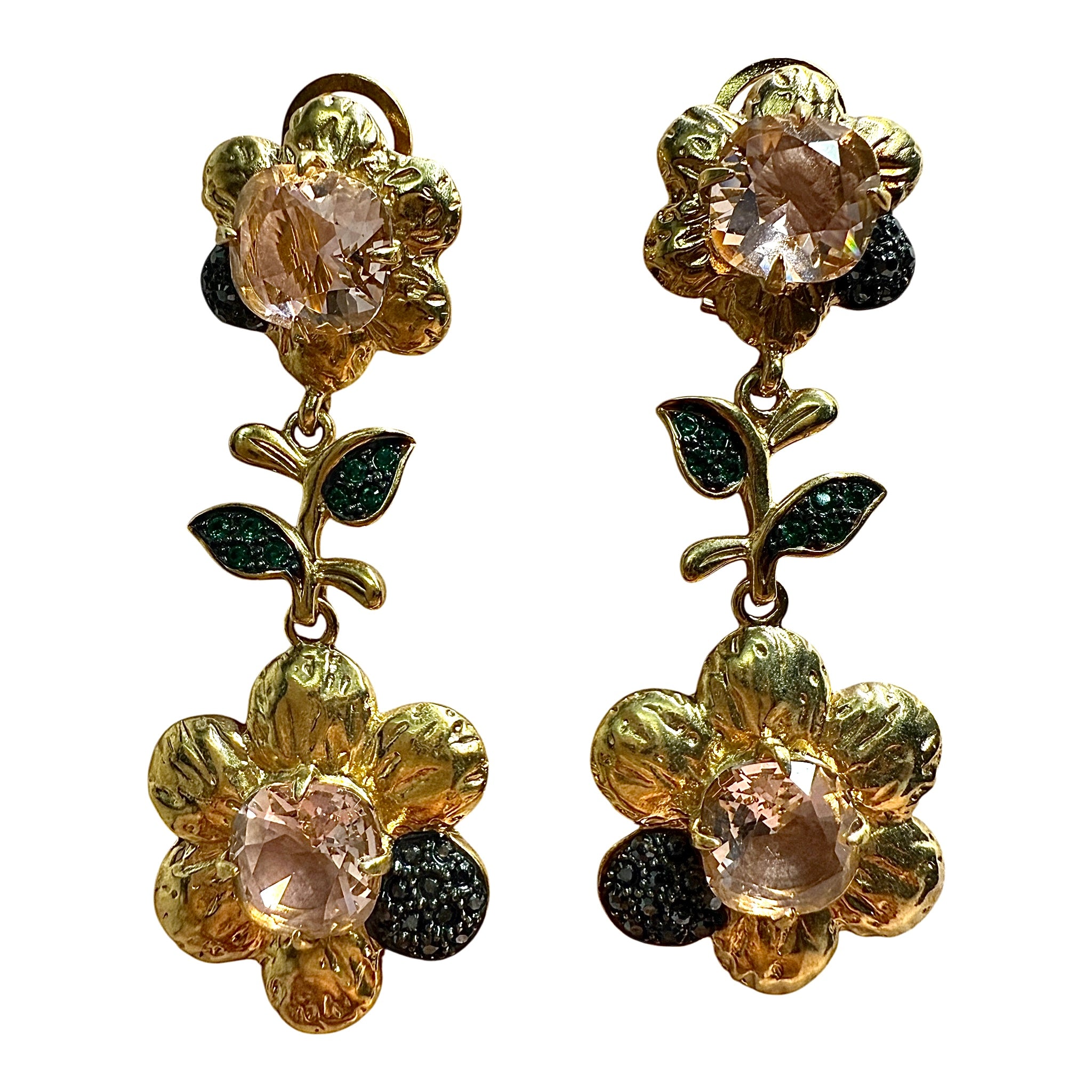 Brincos em Prata Dourada com Flor e Cristal