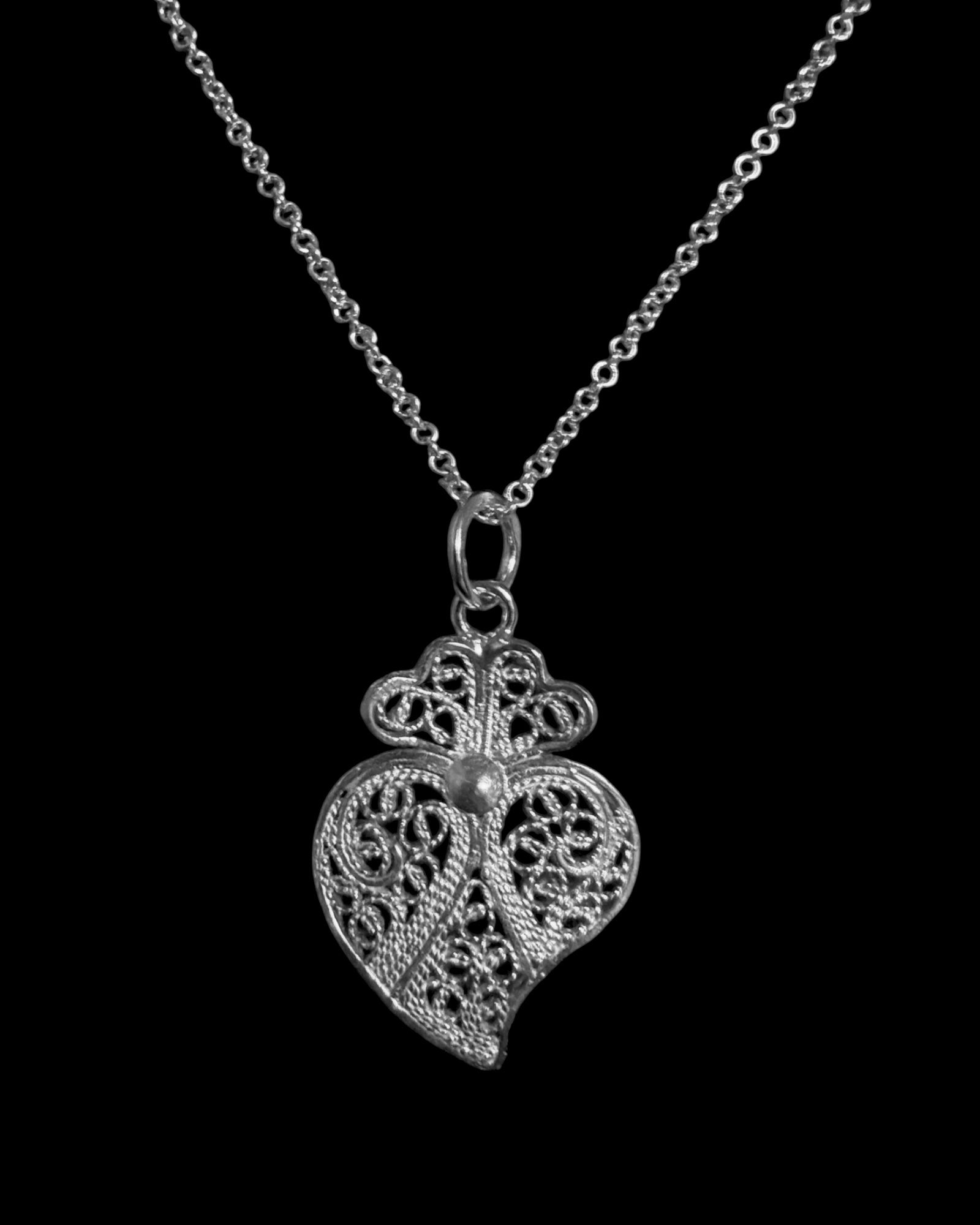Viana is Love Heart Necklace in Silver