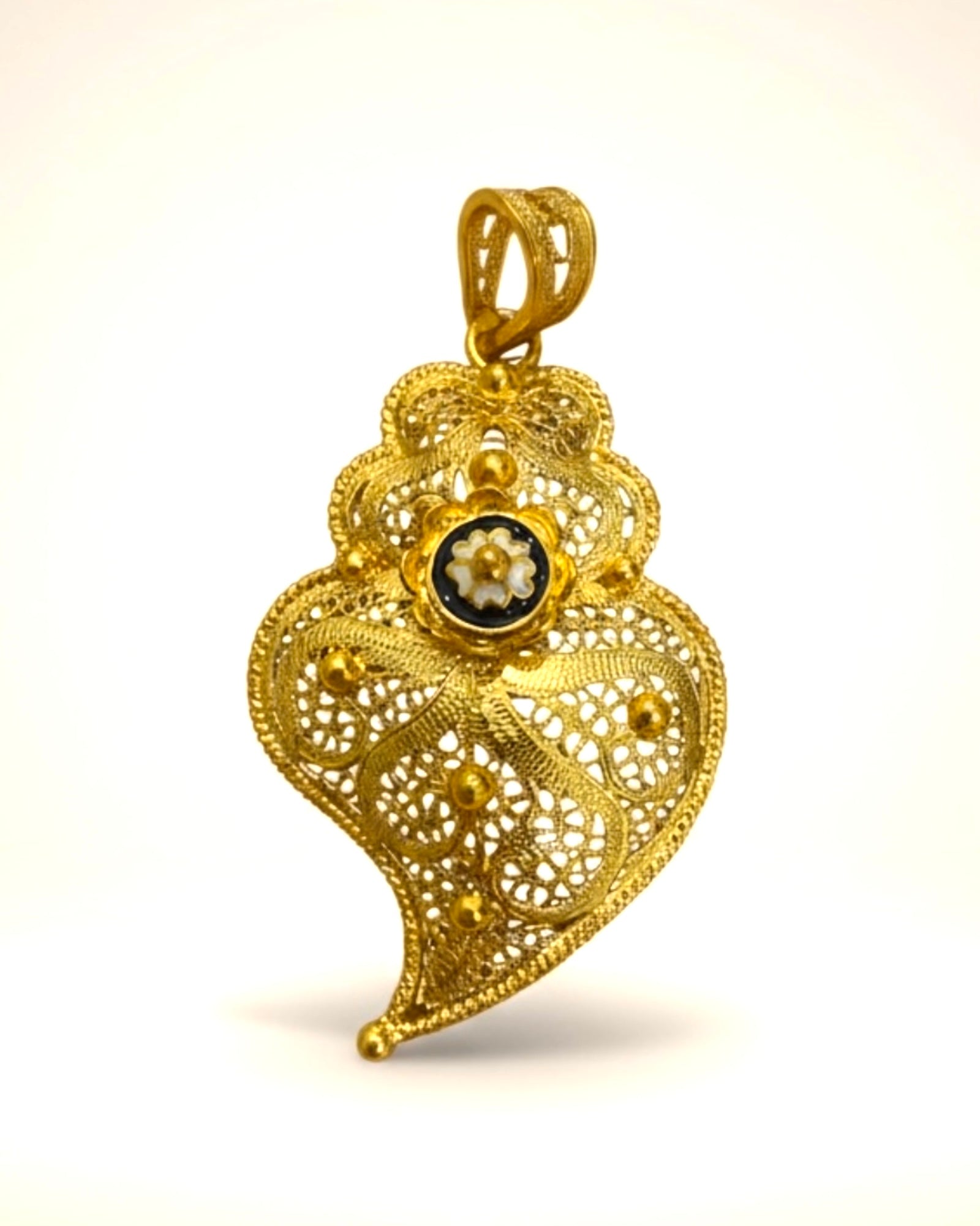 Viana Heart Medal with Blue Snail in Gilded Silver