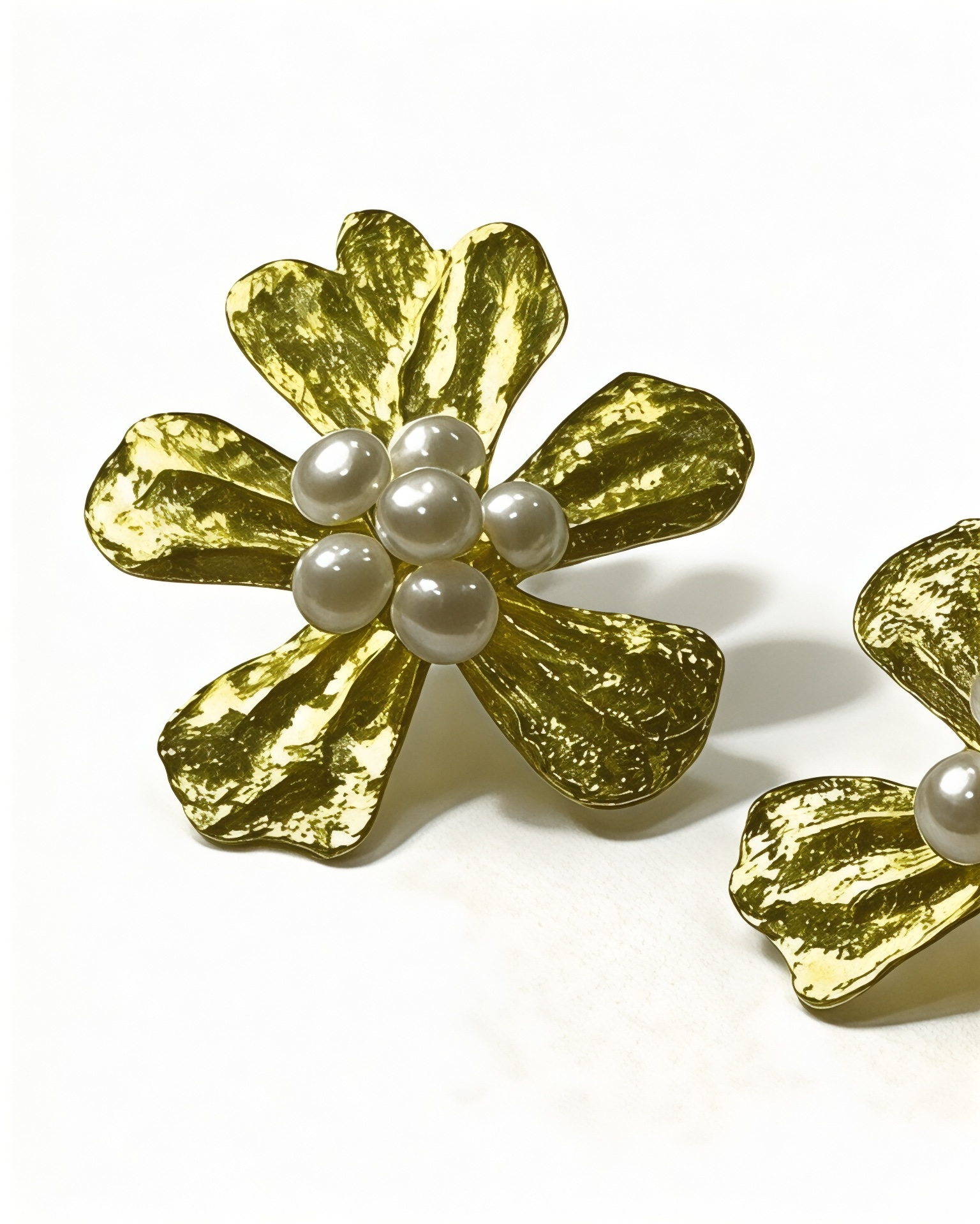 Gold-plated silver flower earrings