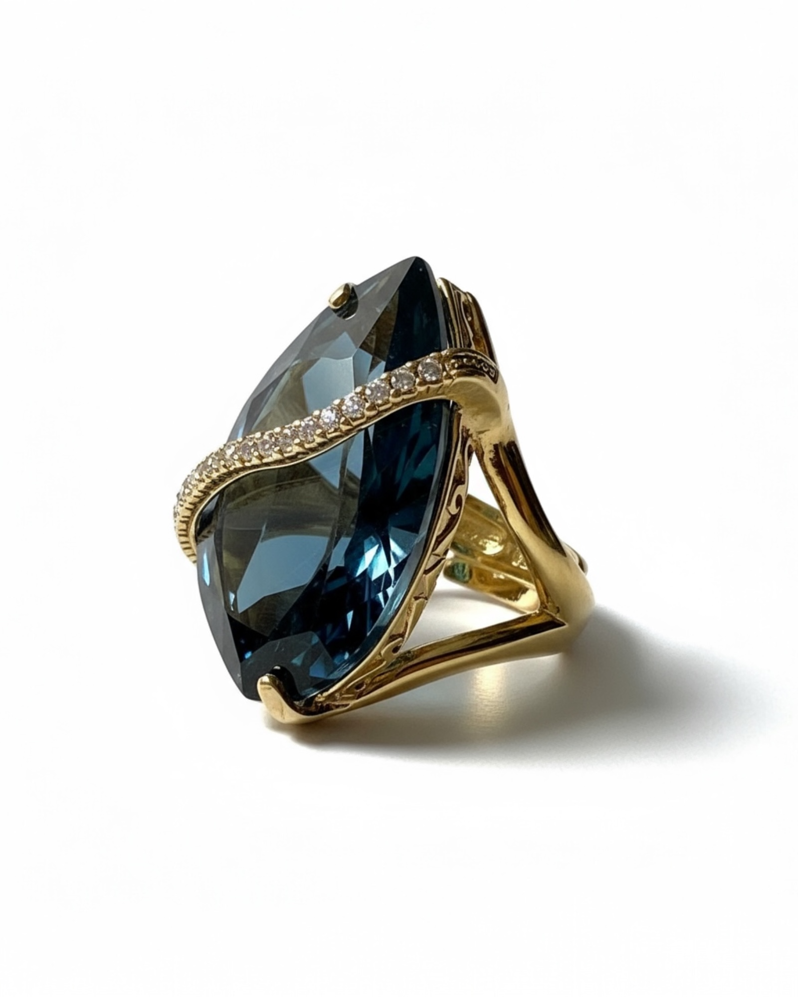 Blue Teardrop Ring in Gold-Plated Silver
