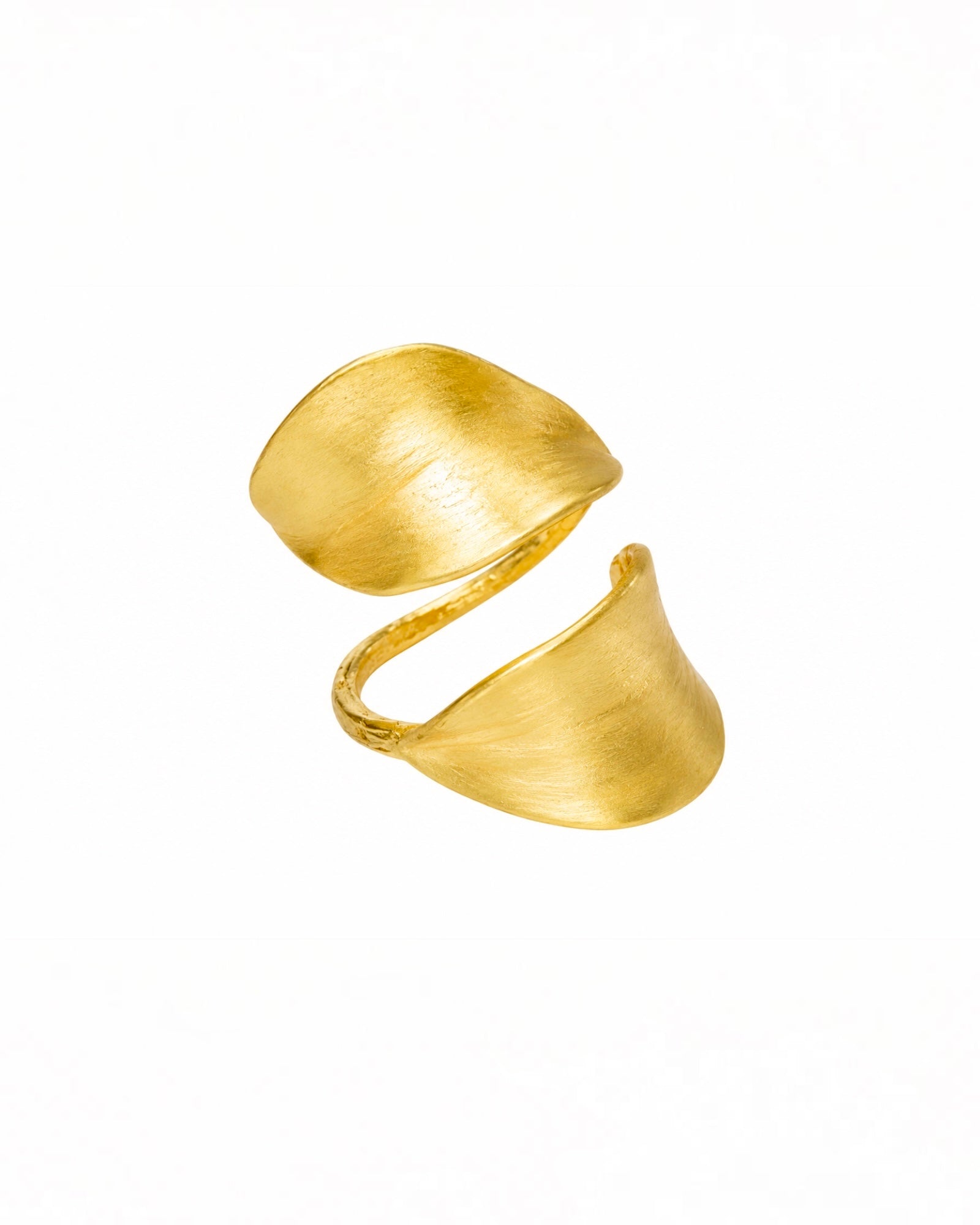 White Flower Ring in Gold-Plated Silver