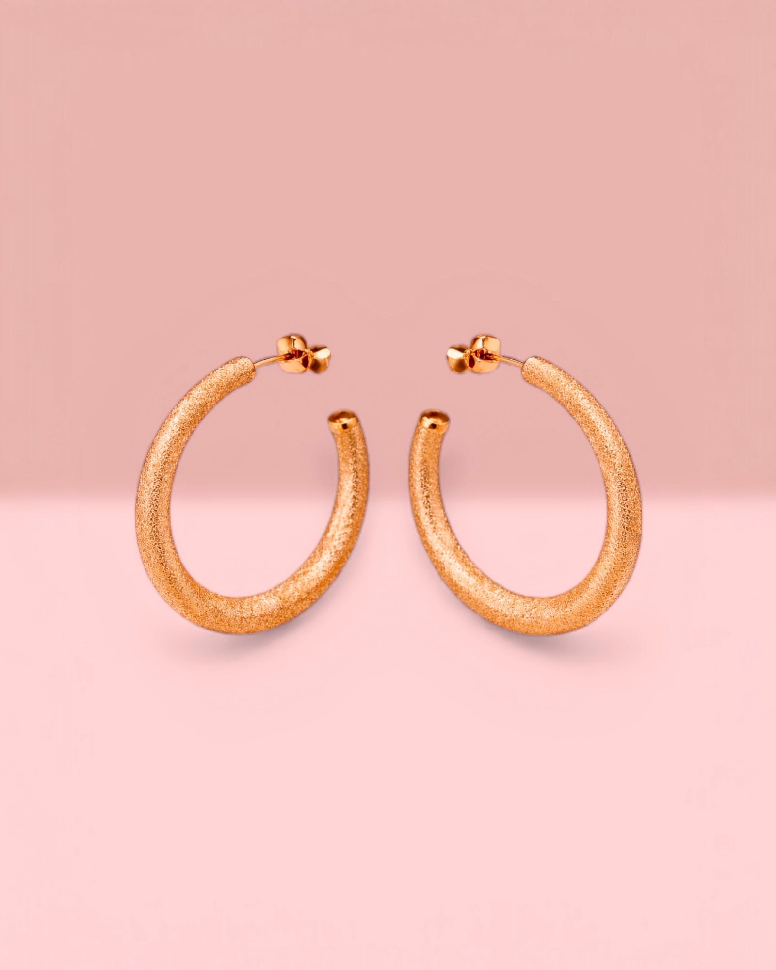 Argolas Diamantadas em Prata Rosa