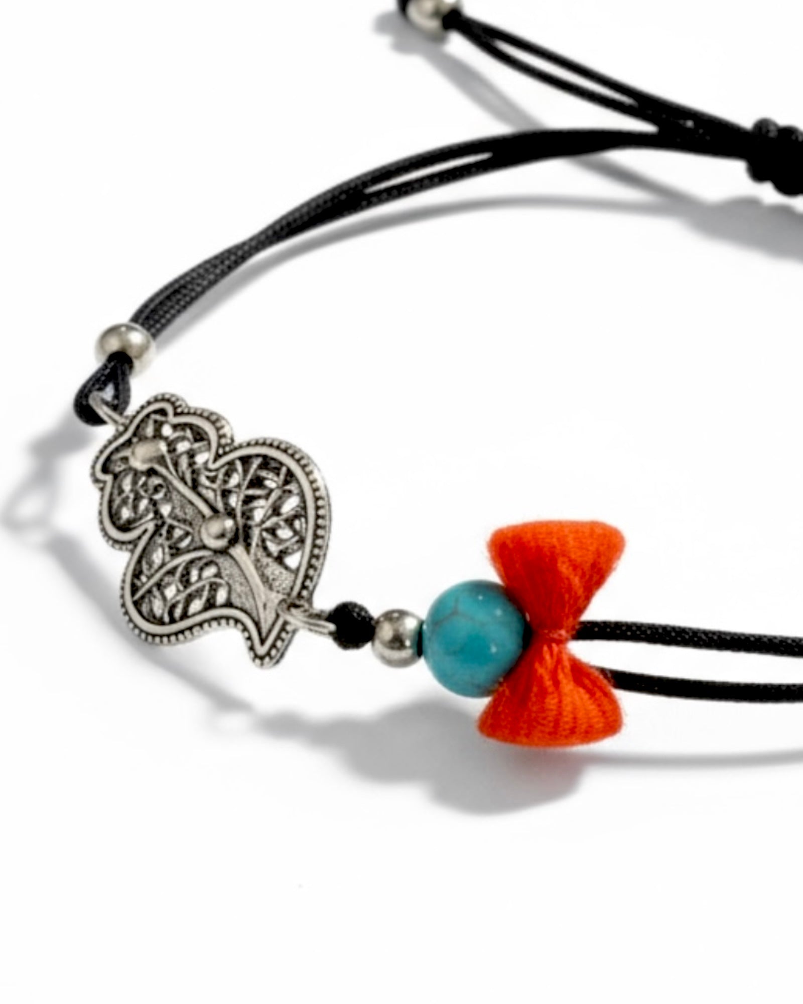 Silk bracelet with Viana heart and white silver eye.