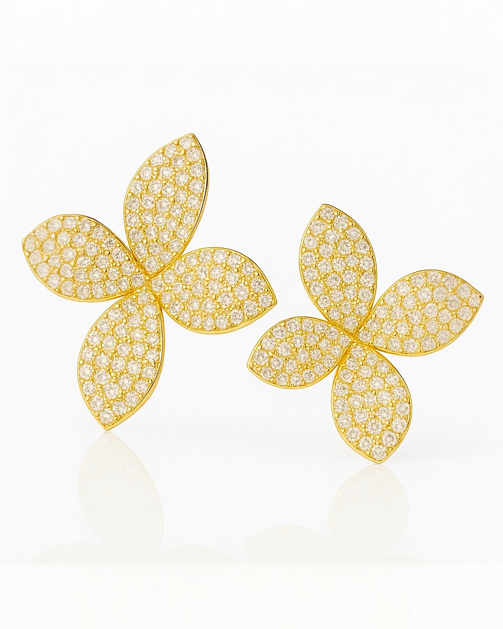 Brincos Pétalas em Prata Dourada