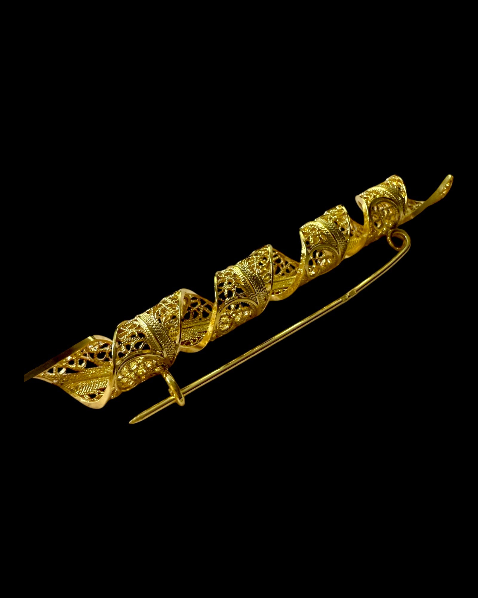 Filigree Flower Pin in Gold Plated Silver