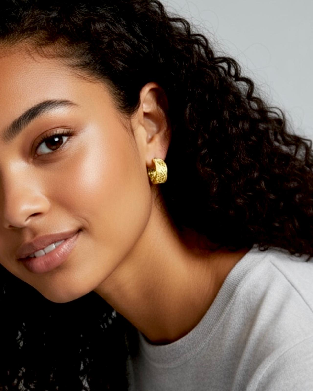 Filigree Earrings in Gold-Plated Silver