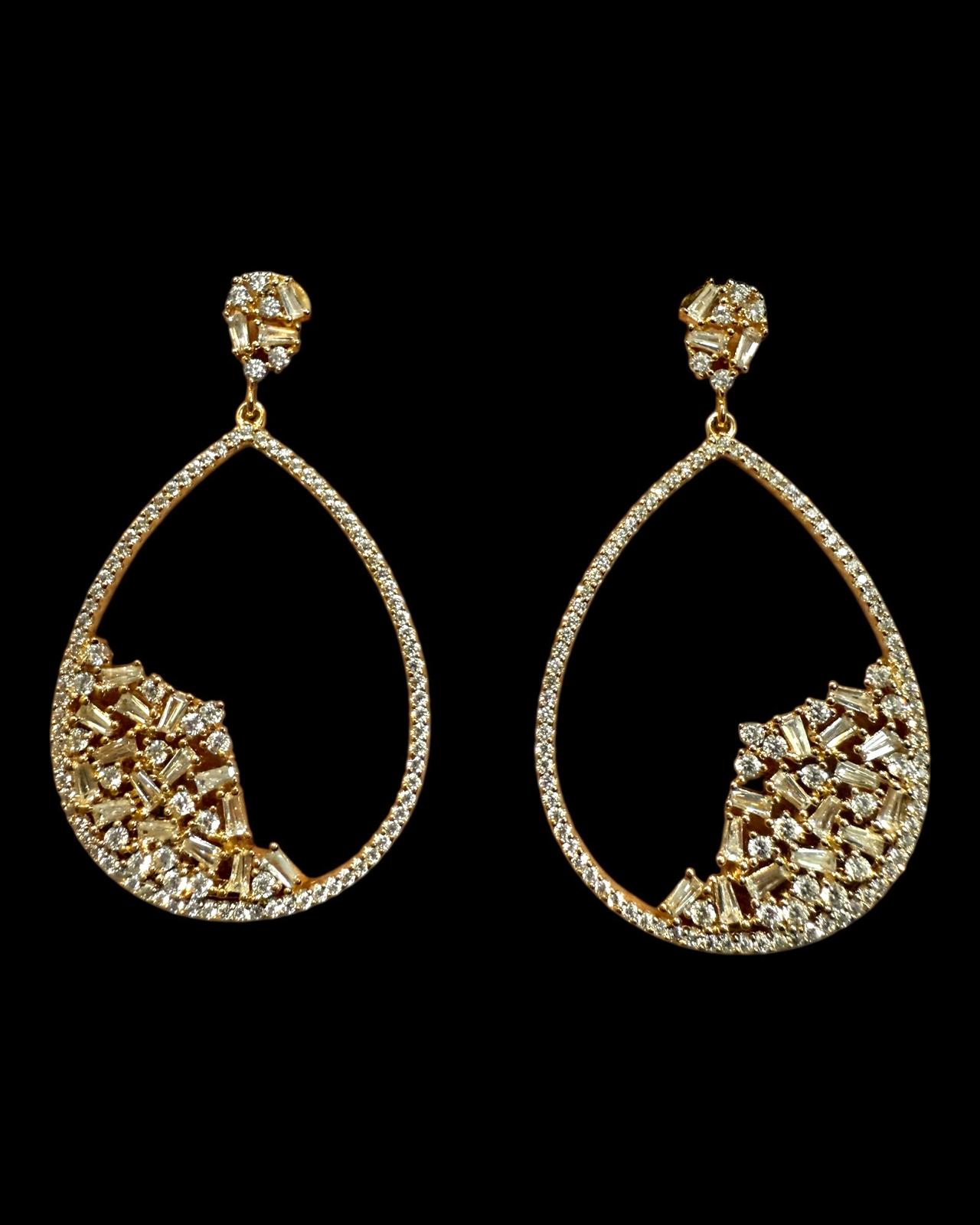 Brincos em prata 925% em forma de gota com baguetes e zircónias, disponíveis em prata, dourado e rosa

