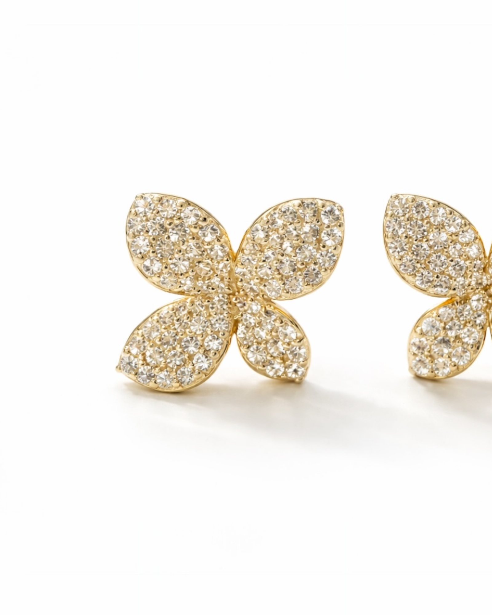 Brincos Pétalas Mini em Prata Dourada