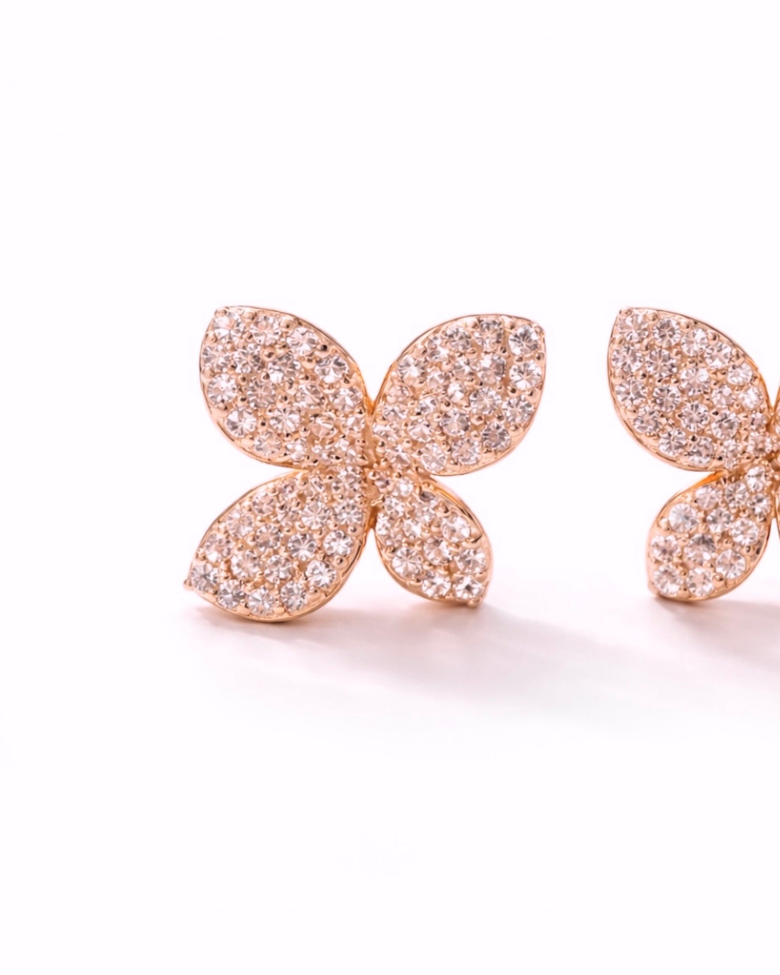 Brincos Pétalas Mini em Prata Rosa