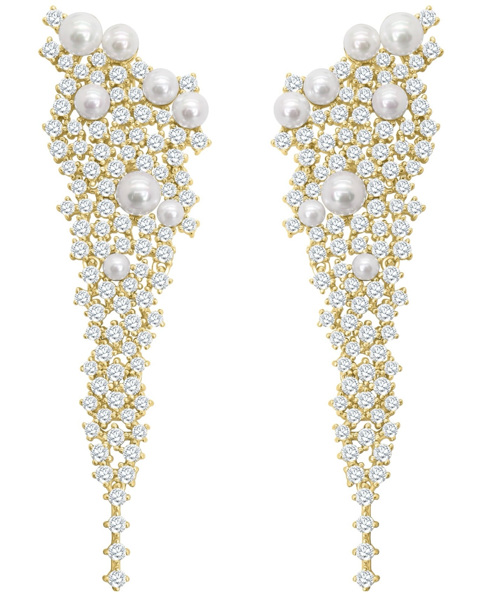 Brincos cascata em prata dourada com pérolas e zircónias brilhantes, design assimétrico e elegante