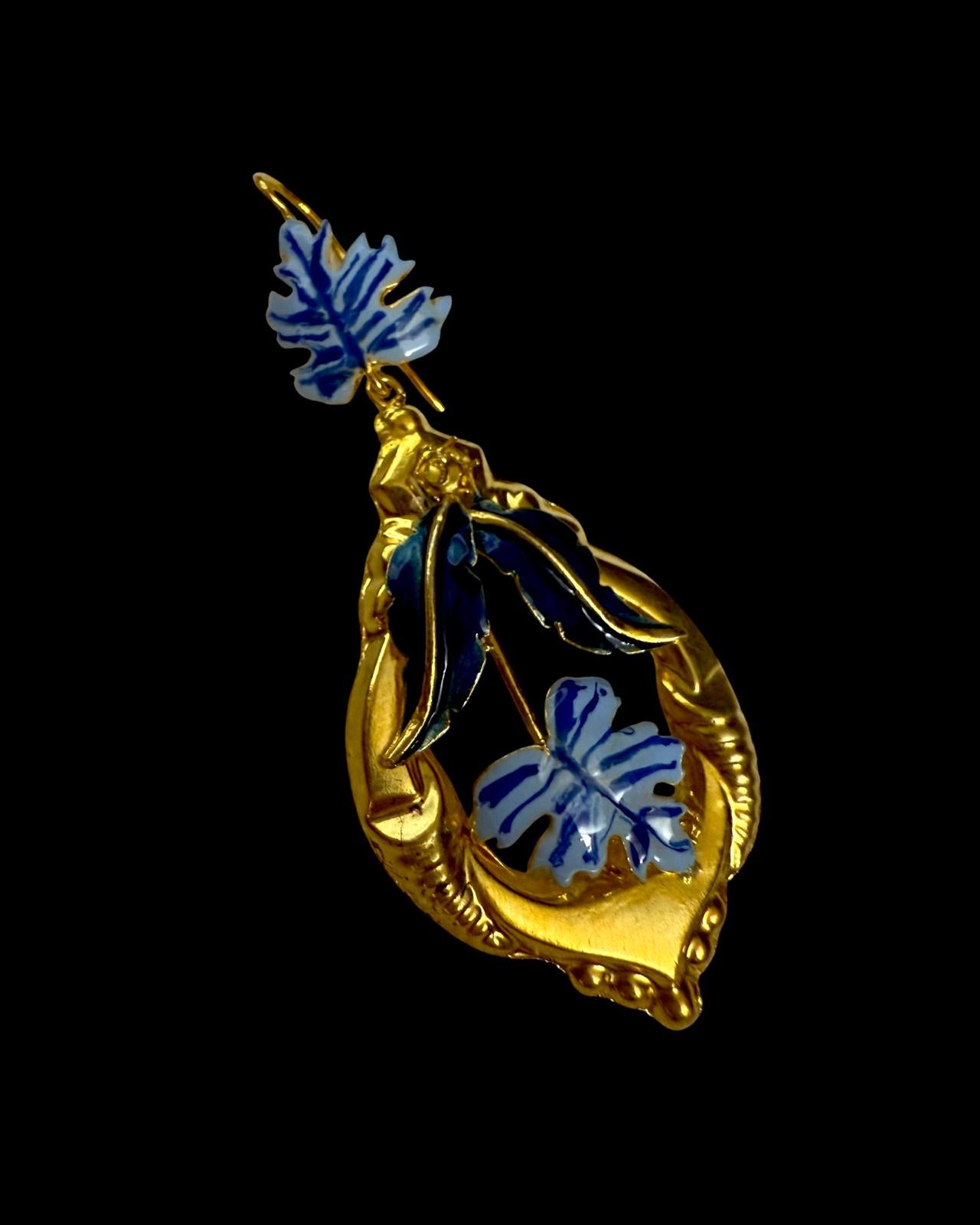 Brincos com Folhas de Esmalte Azul Prata Dourada