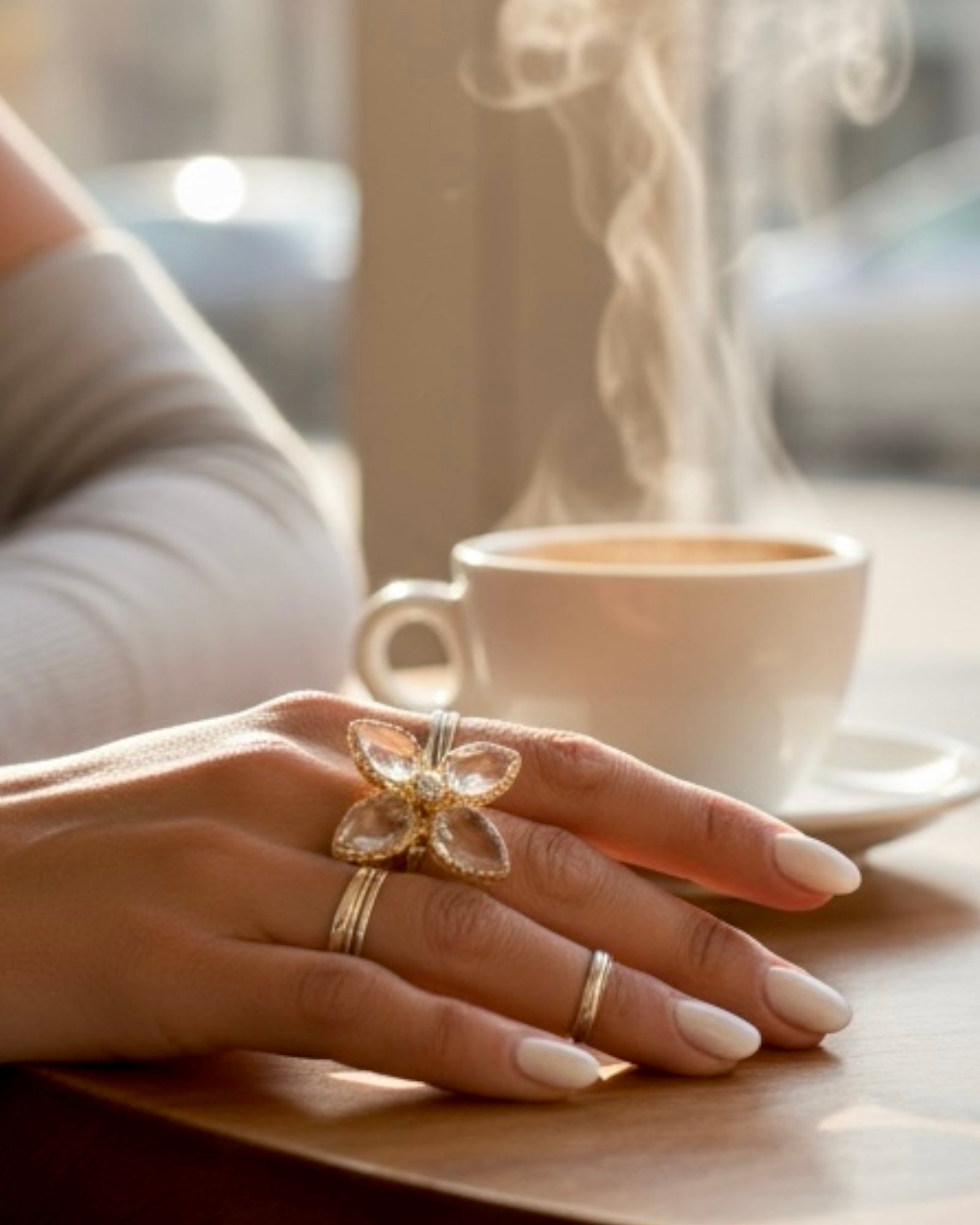 Sparkling Flower Ring in Gold-Plated Silver
