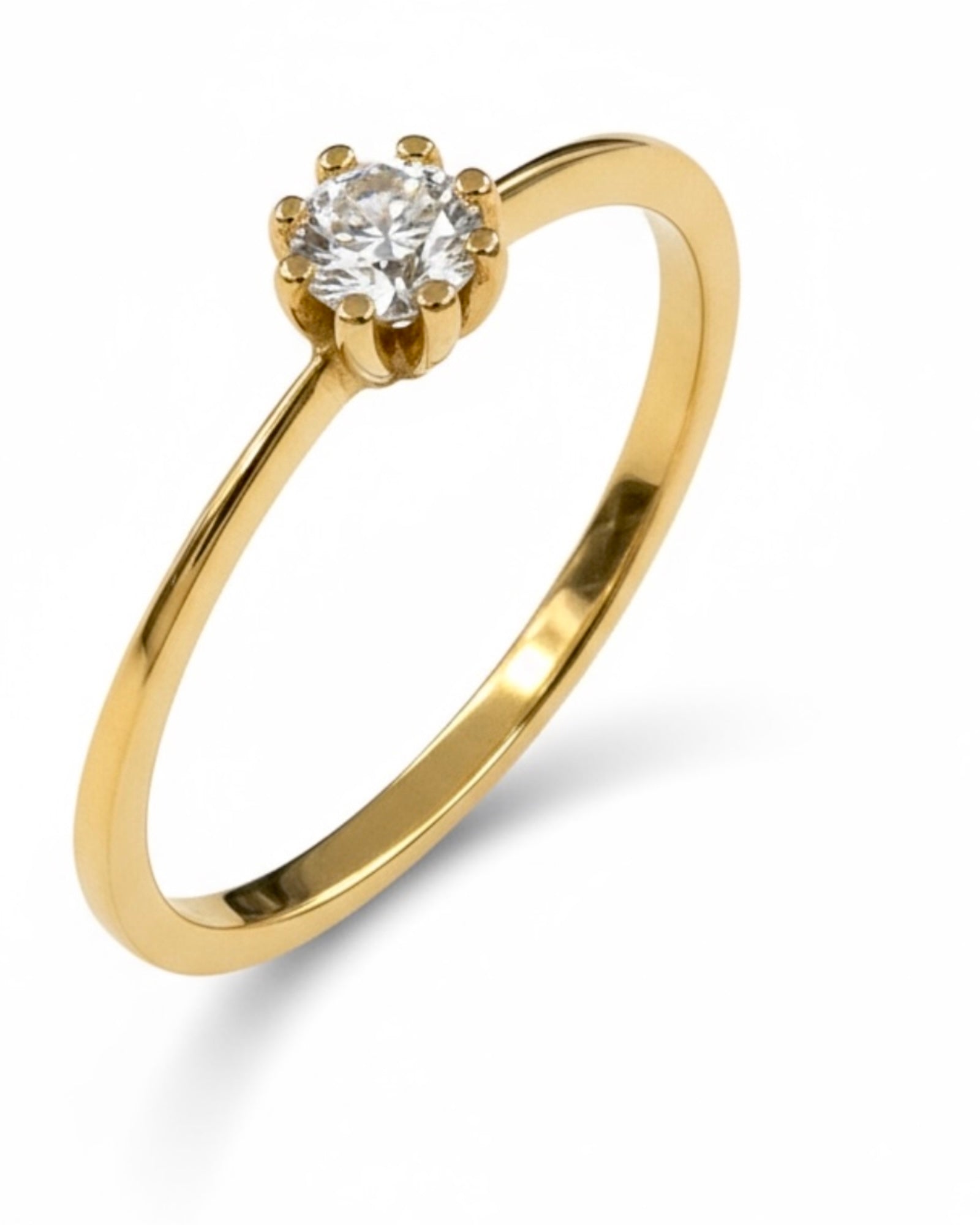 Solitaire Engagement Ring in Yellow Gold and Diamond