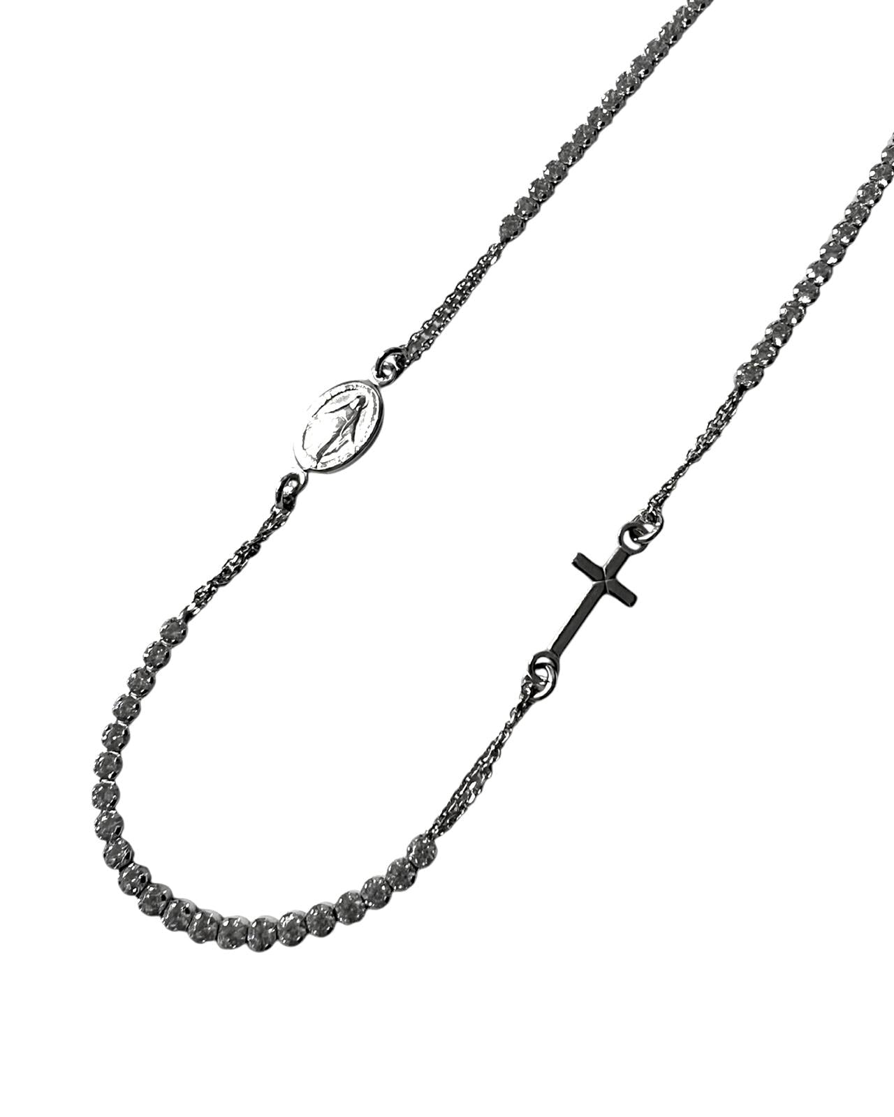 Colar Cruz e Nossa Senhora da Graças em Prata, design clássico com brilhantes prateados, feito em prata de alta qualidade, simbolizando fé e proteção.