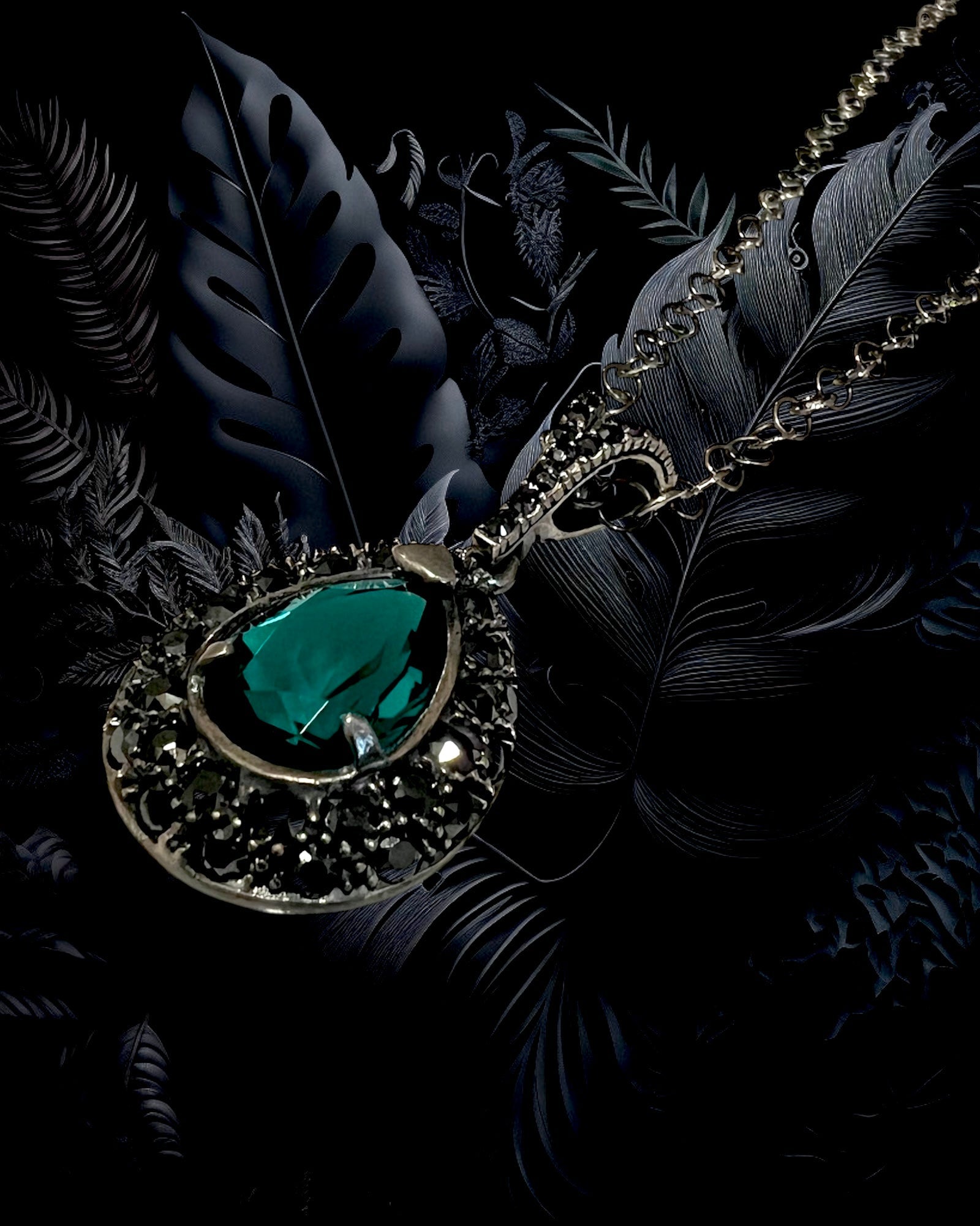 Colar Gota Verde em Prata