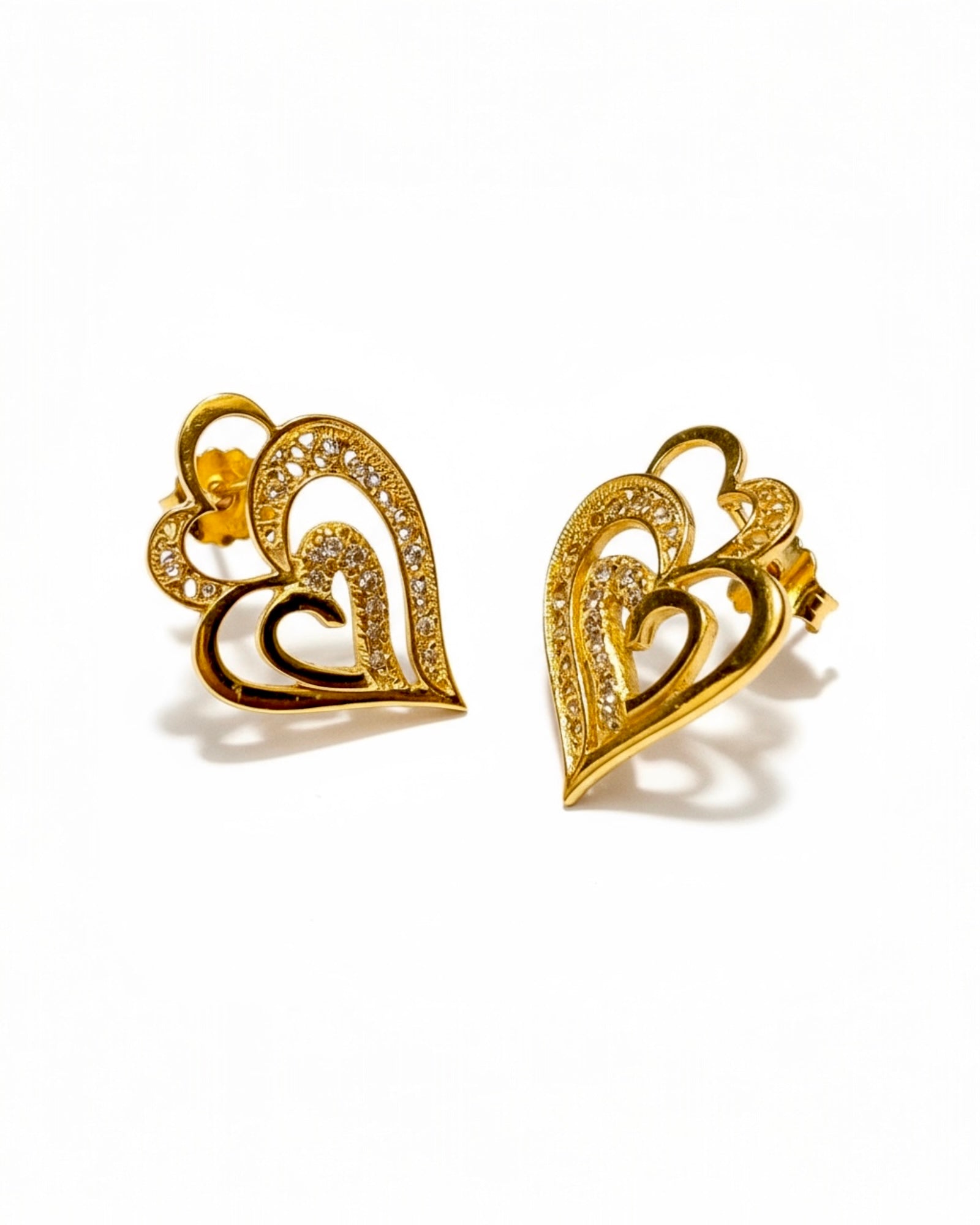 Viana is Love Heart Earrings in Gold Plated Silver