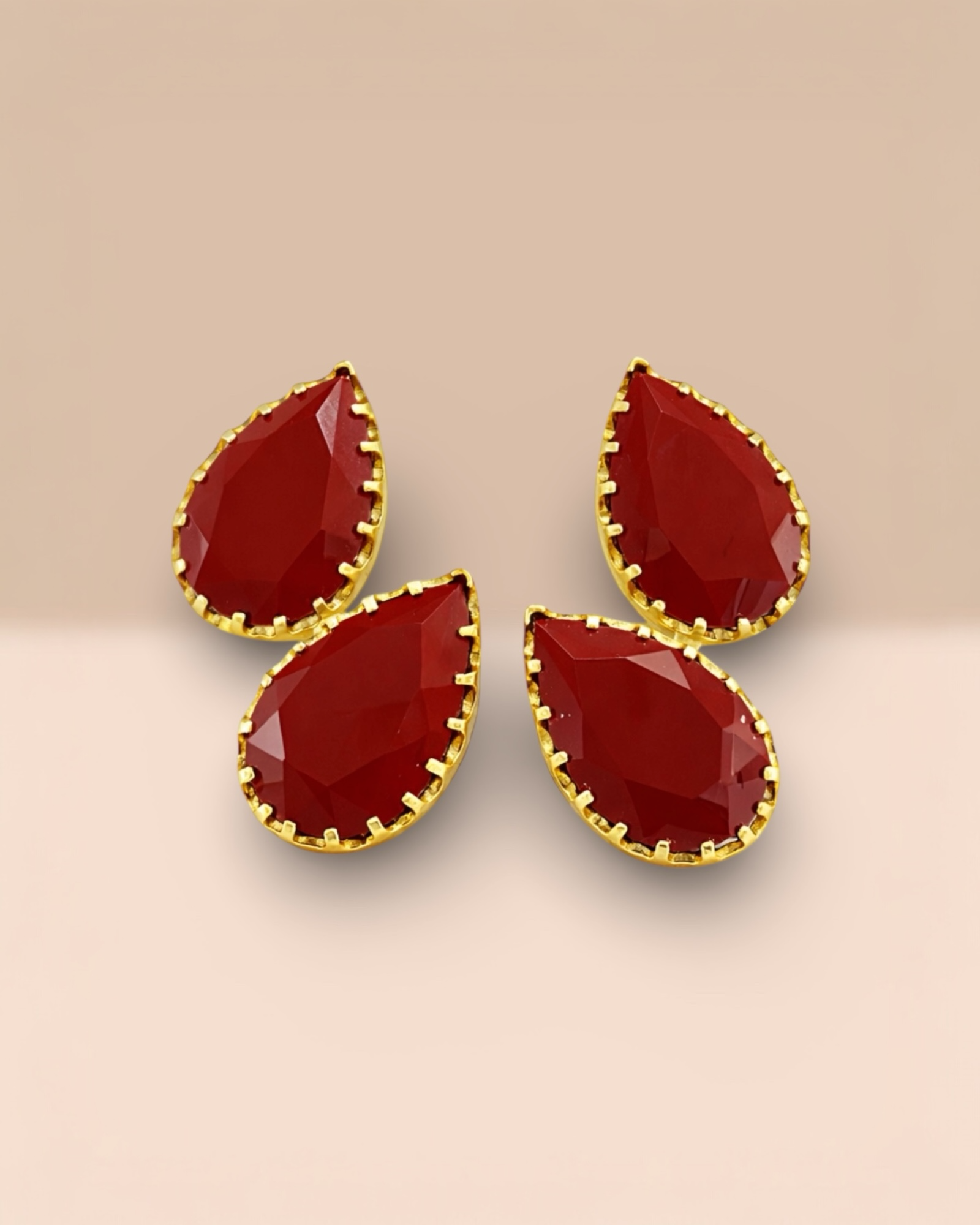 Brincos Duas Gotas Vermelho Escuro em Prata Dourada