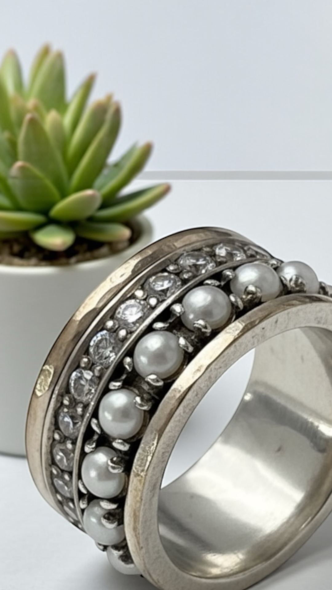 Anti-Stress Ring/Wedding Ring with Pearls in Silver and Gold