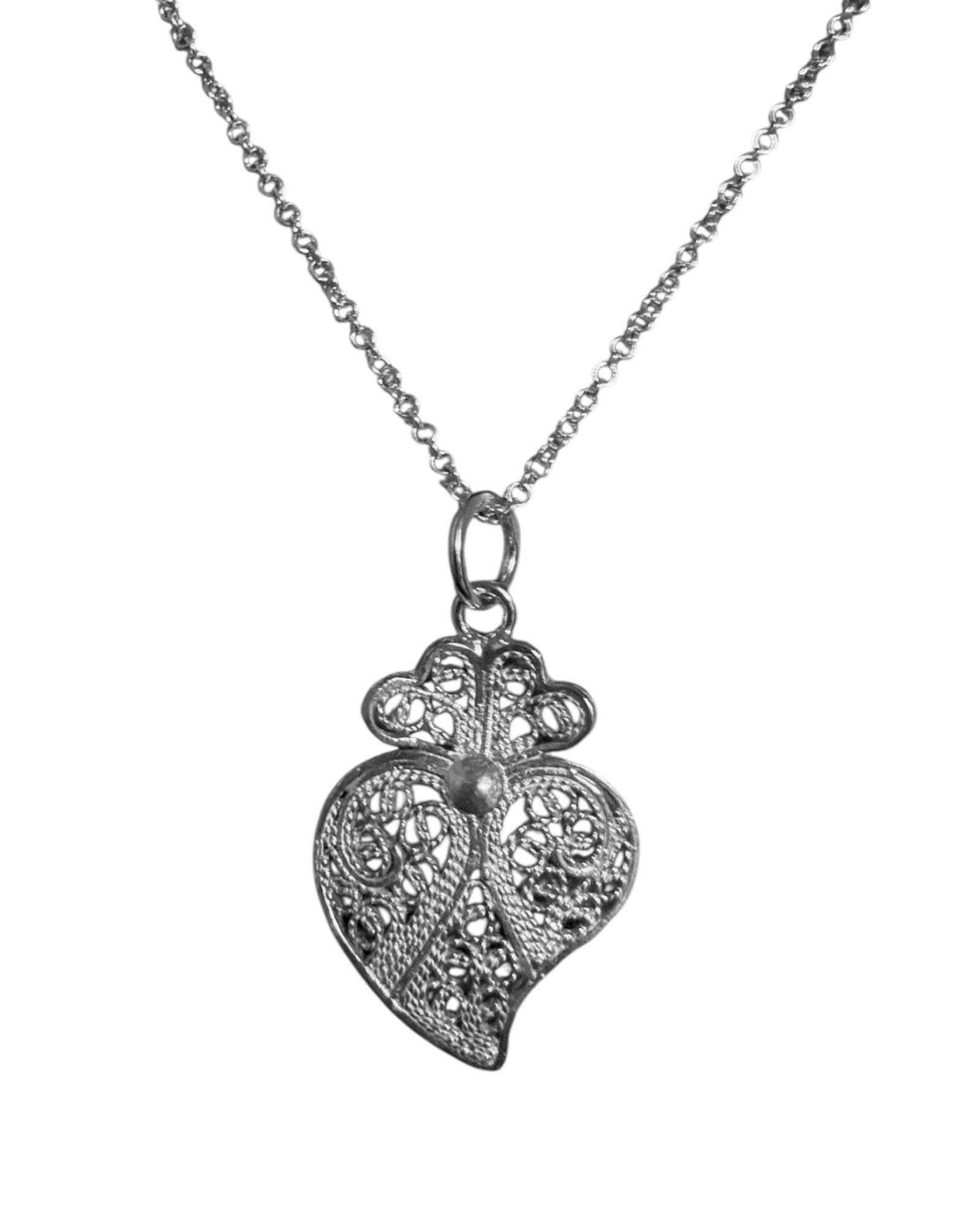 Viana is Love Heart Necklace in Silver