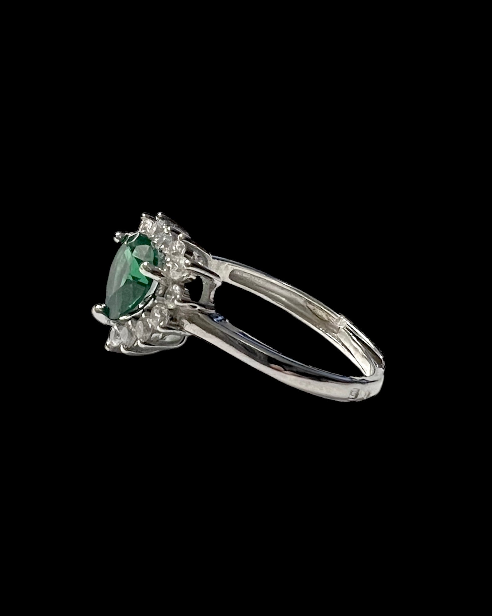 Green Heart Ring in silver