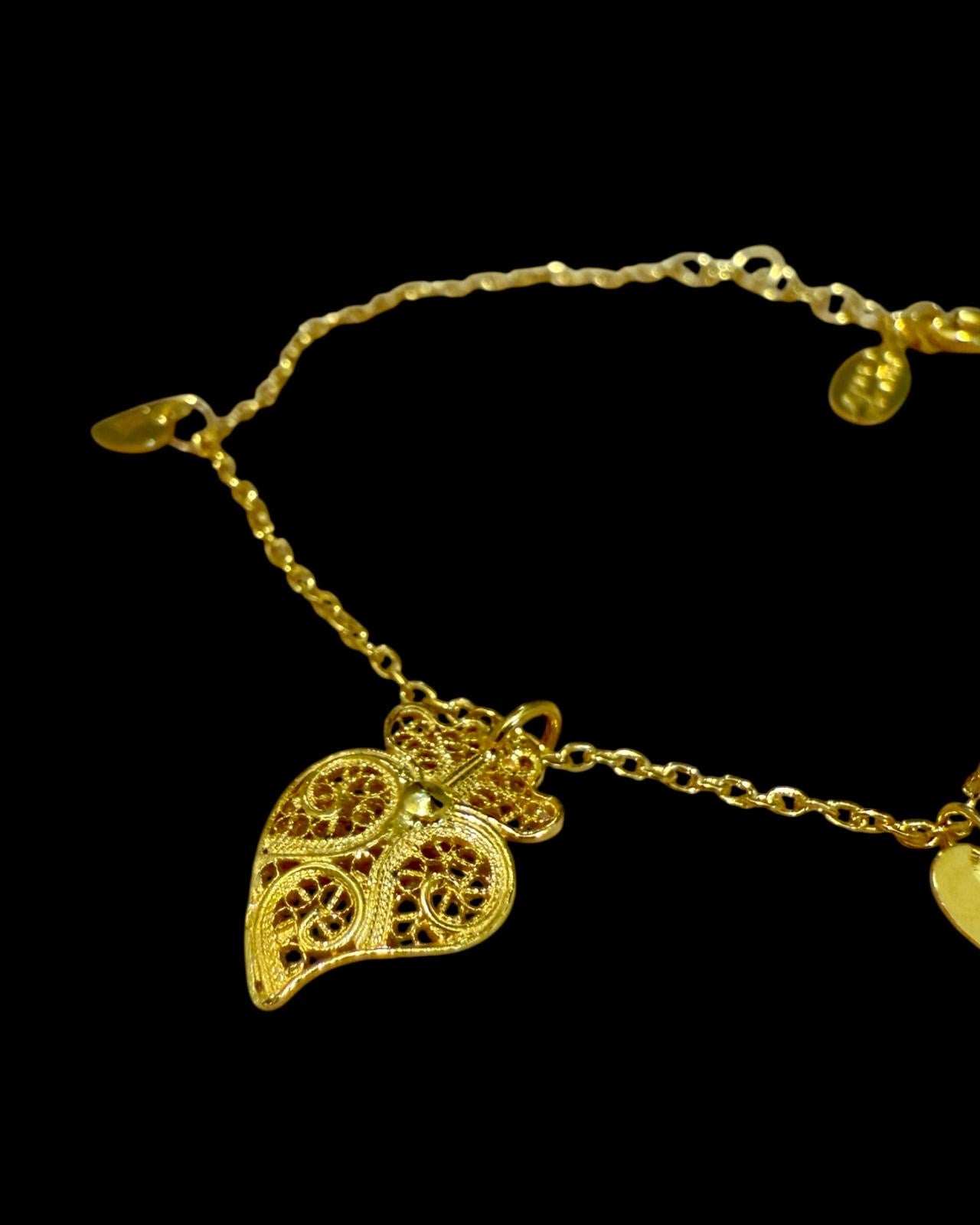 Pulseira Coração de Viana e Dois Corações em Prata Dourada