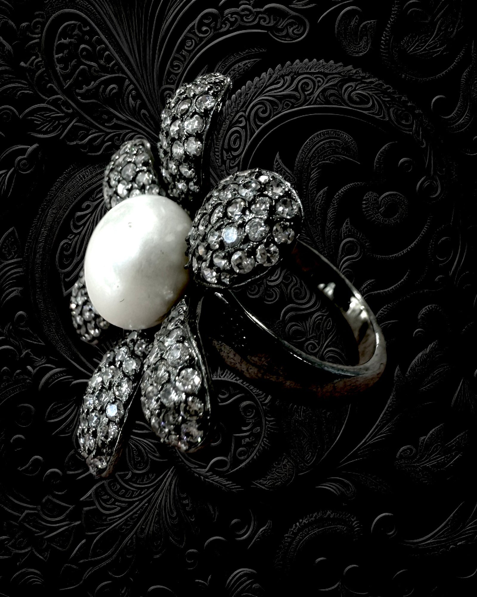Flower Ring with Pearl in Silver
