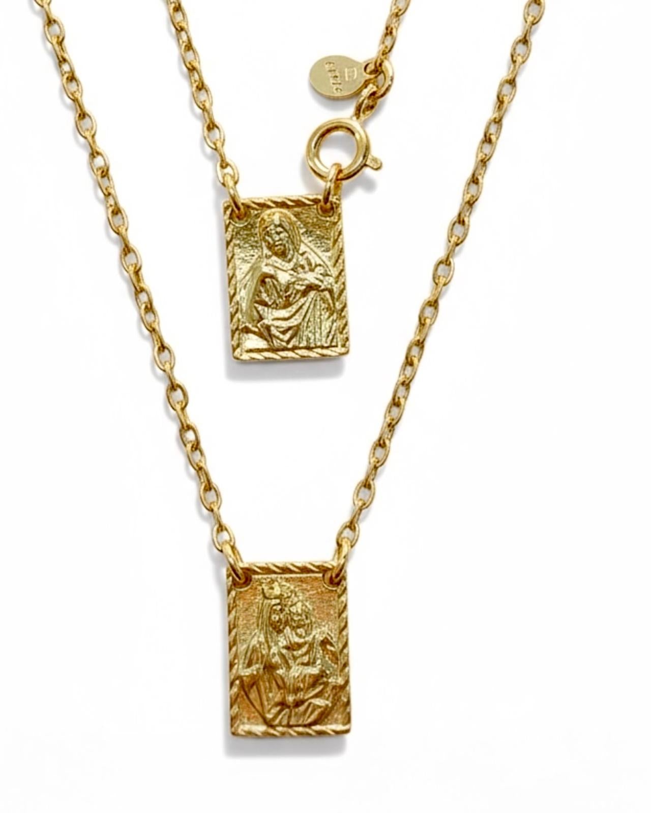 Escapulário longo em prata dourada 925% com malha tradicional e medalhas religiosas em prata de lei.