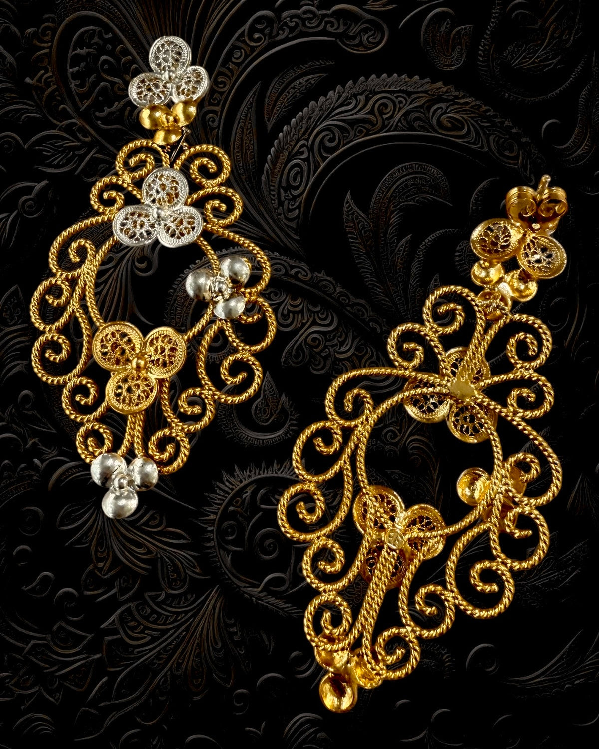 Traditional Earrings in Gold-Plated and White Silver